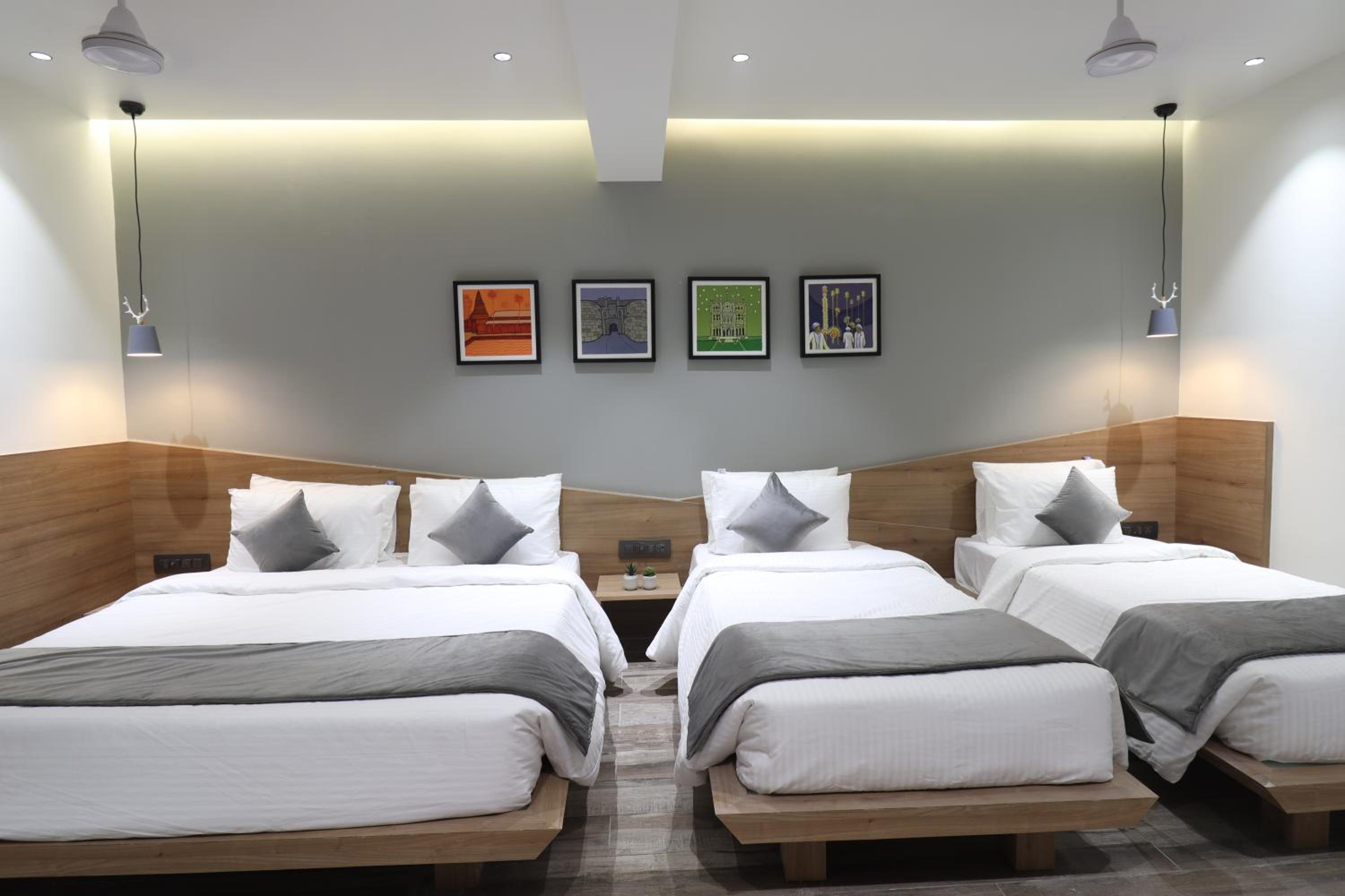 Standard Family Room - Photo 4