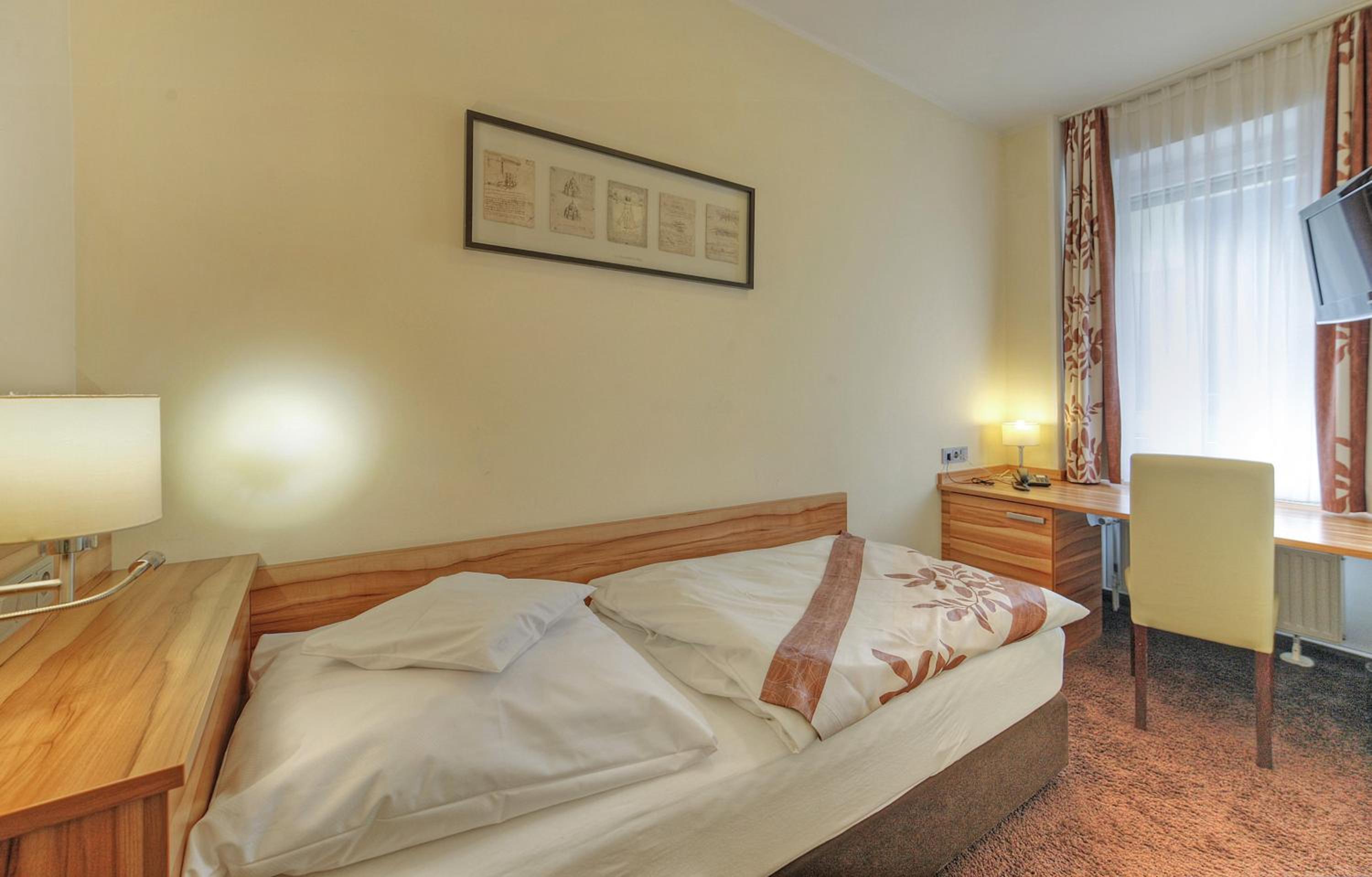 Single Room photo 3