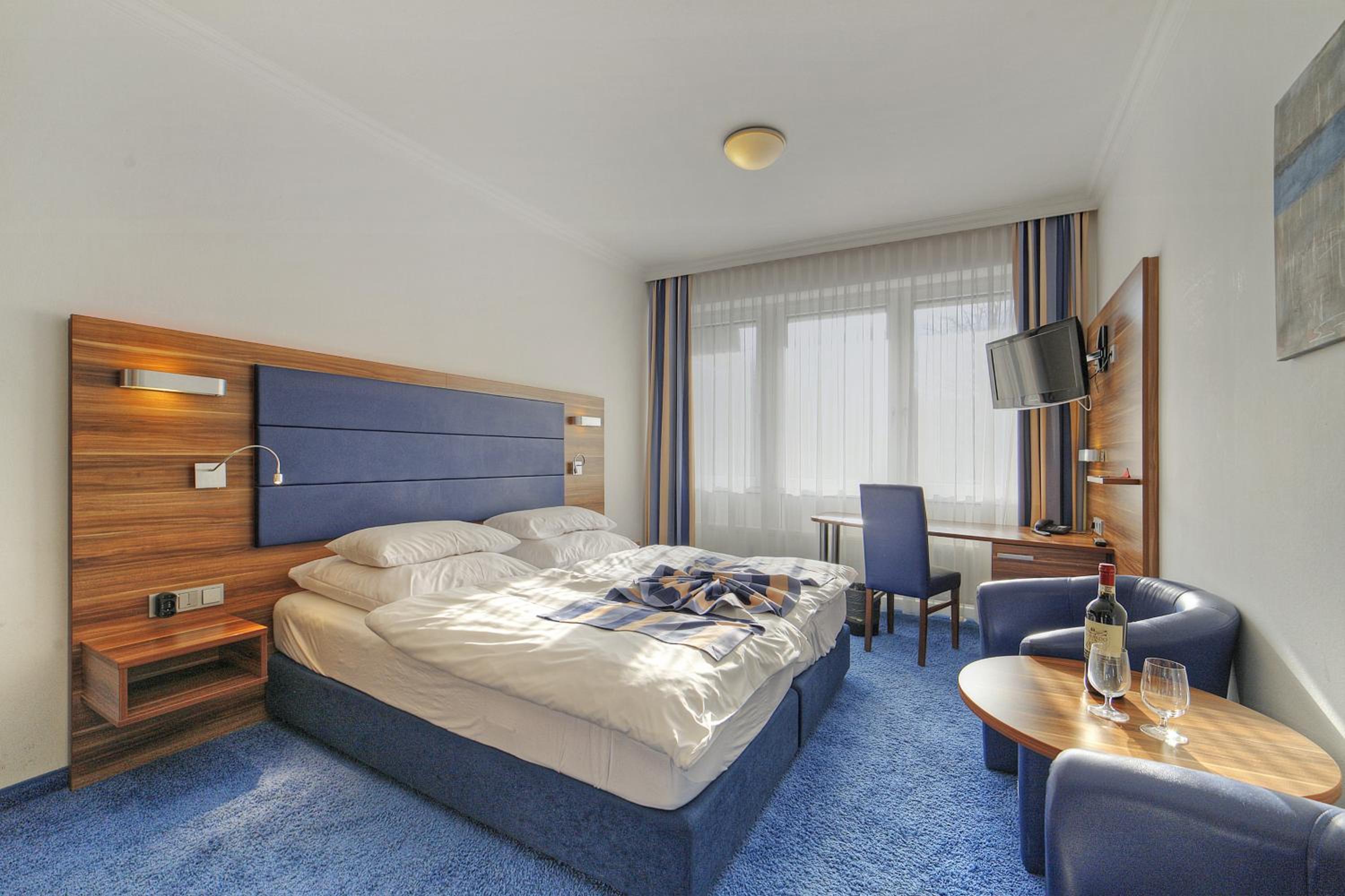 Large Double Room photo 2