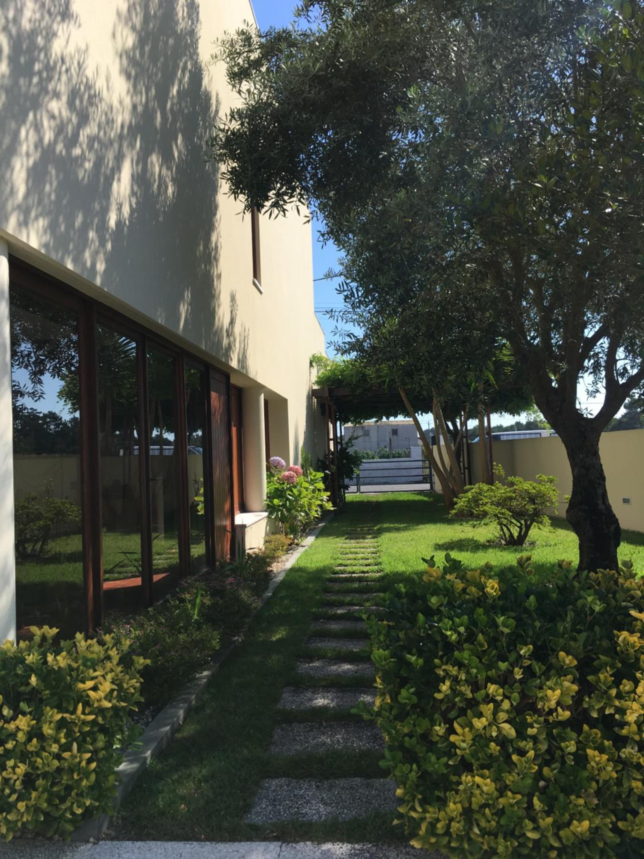 Four-Bedroom House - Photo 25