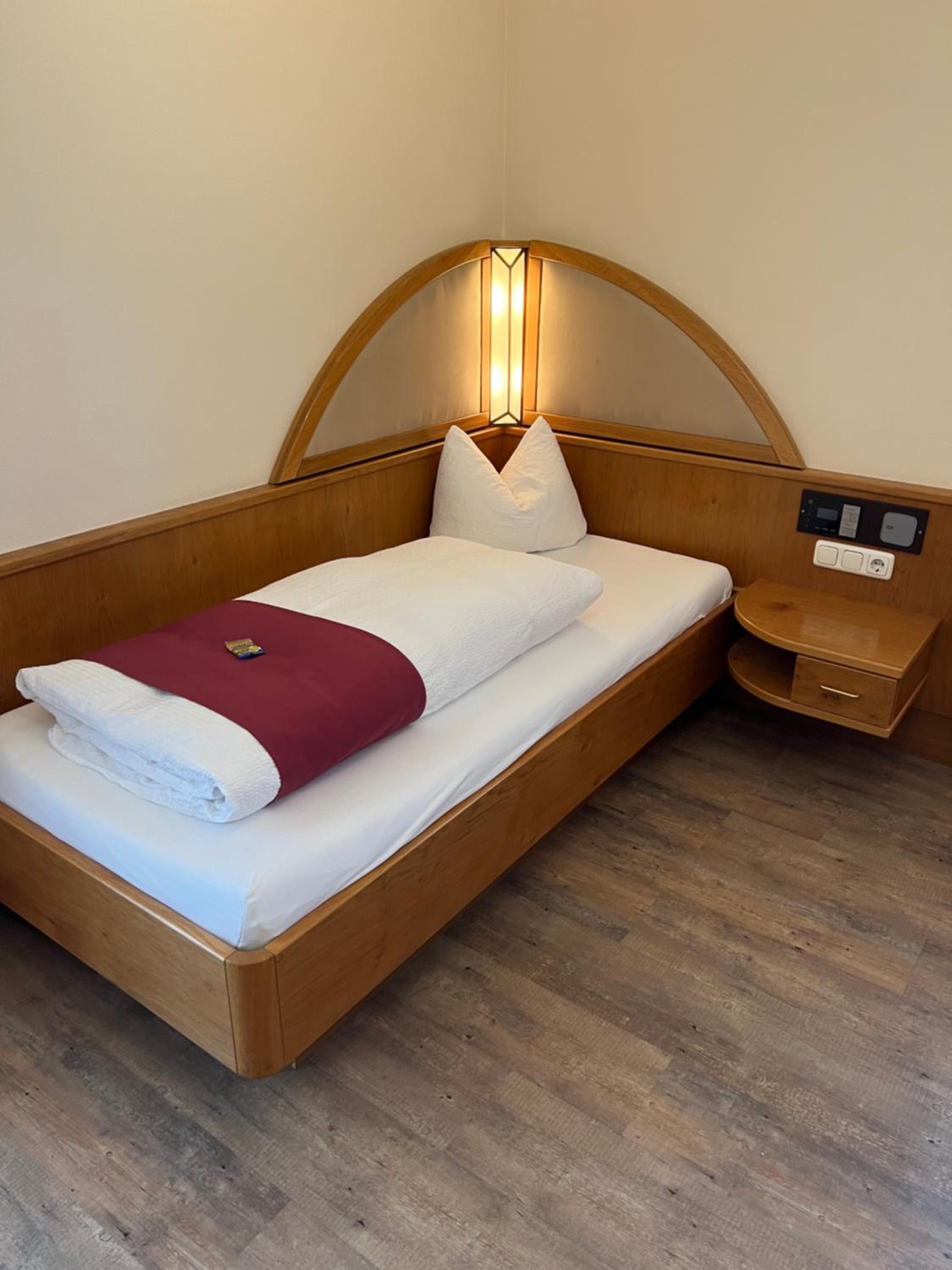 Single Room - Photo 3