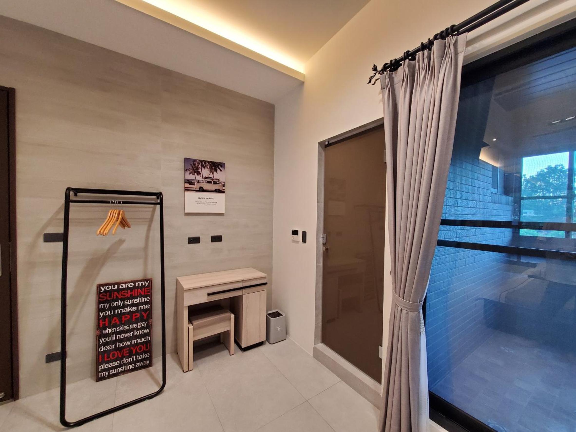 Quadruple Room with Private Bathroom photo 2