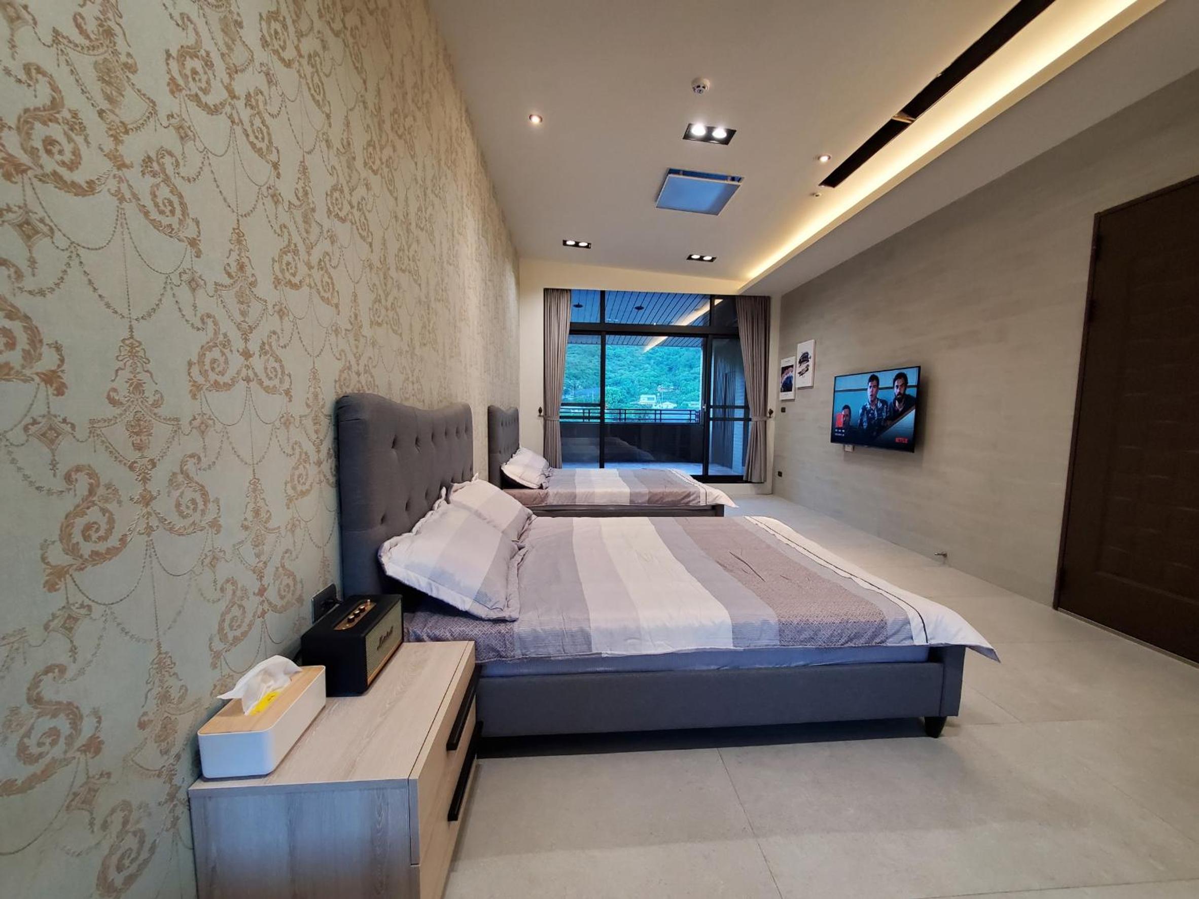 Quadruple Room with Private Bathroom photo 1