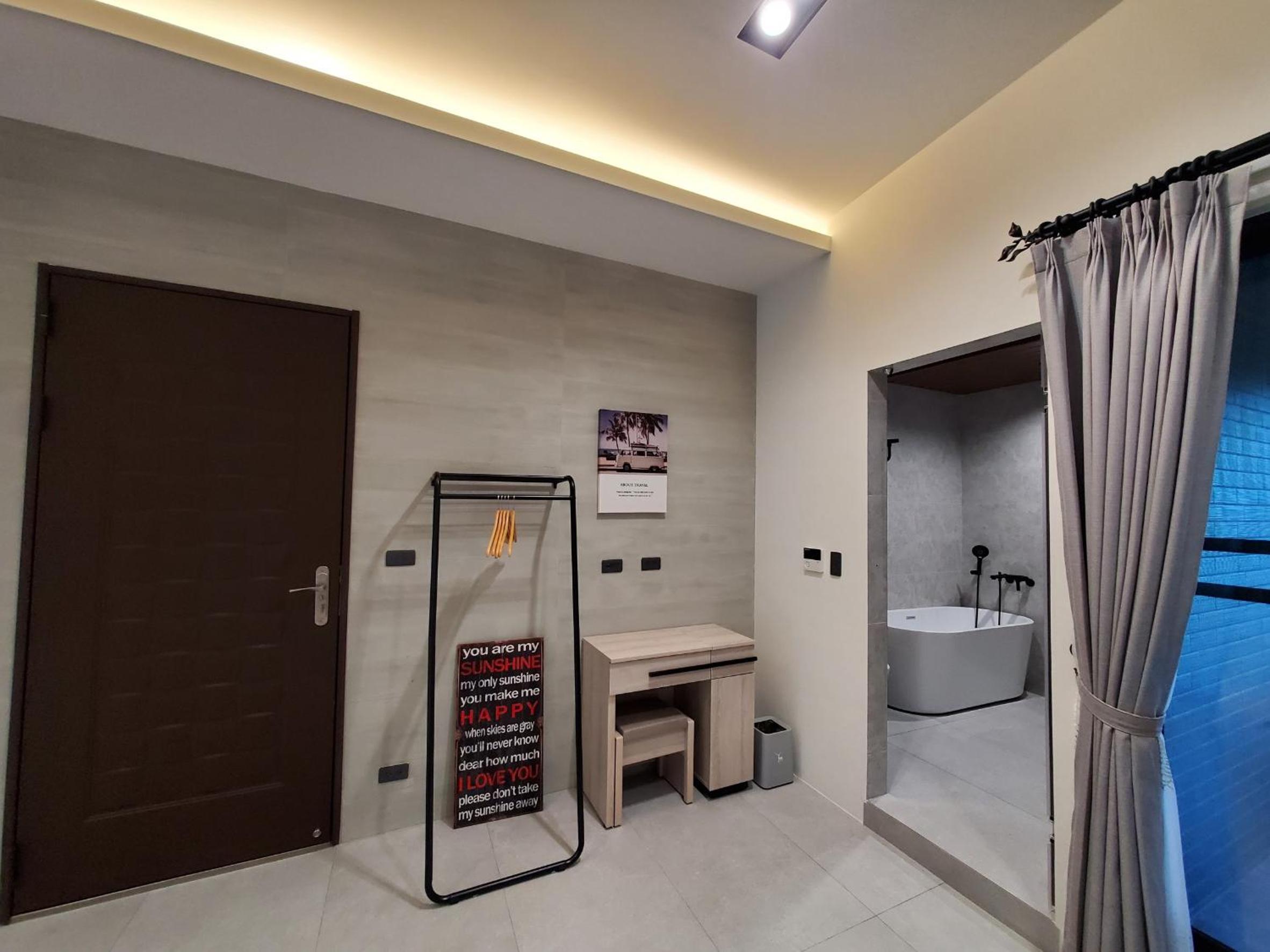 Quadruple Room with Private Bathroom photo 3