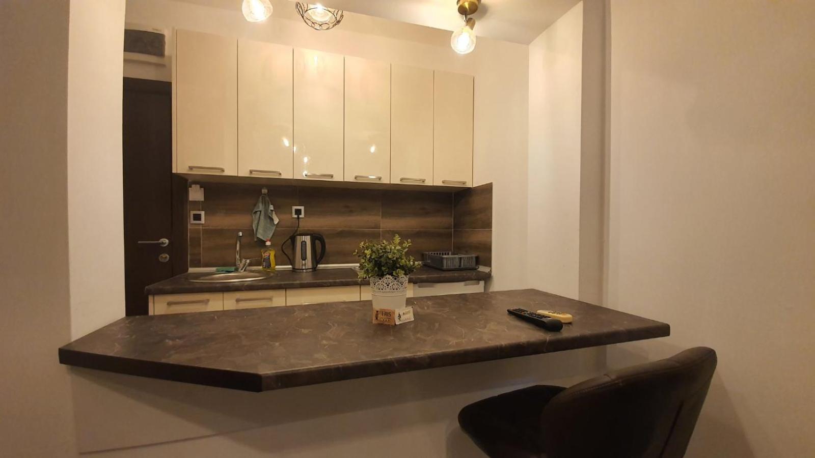 Apartment with Balcony photo 3