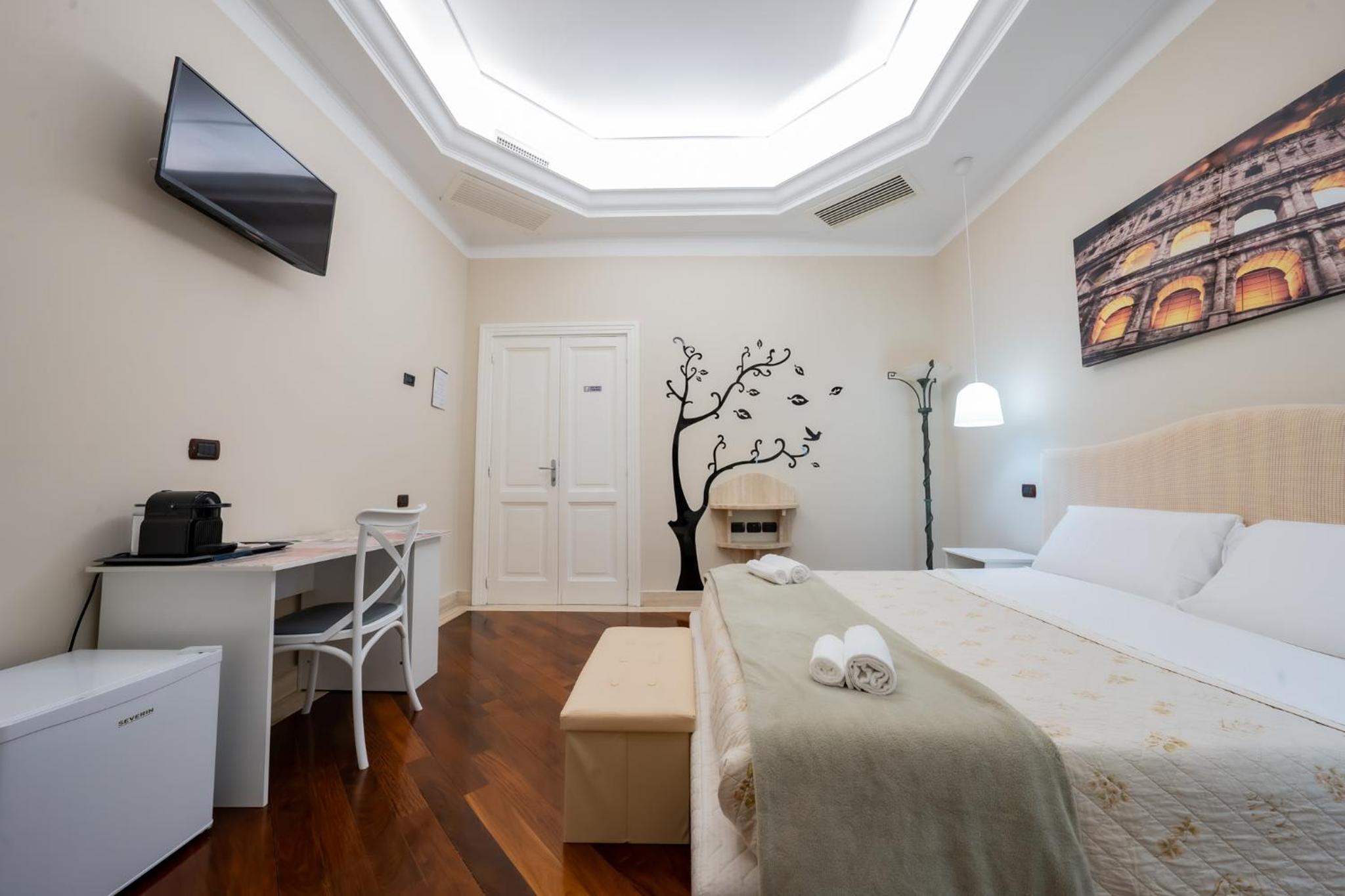 Double Room with Private External Bathroom photo 3