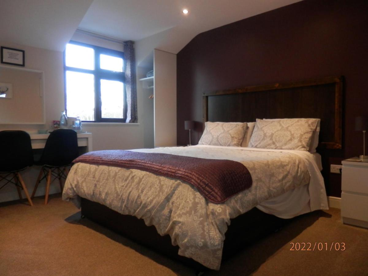 Double Room with Private Bathroom photo 2