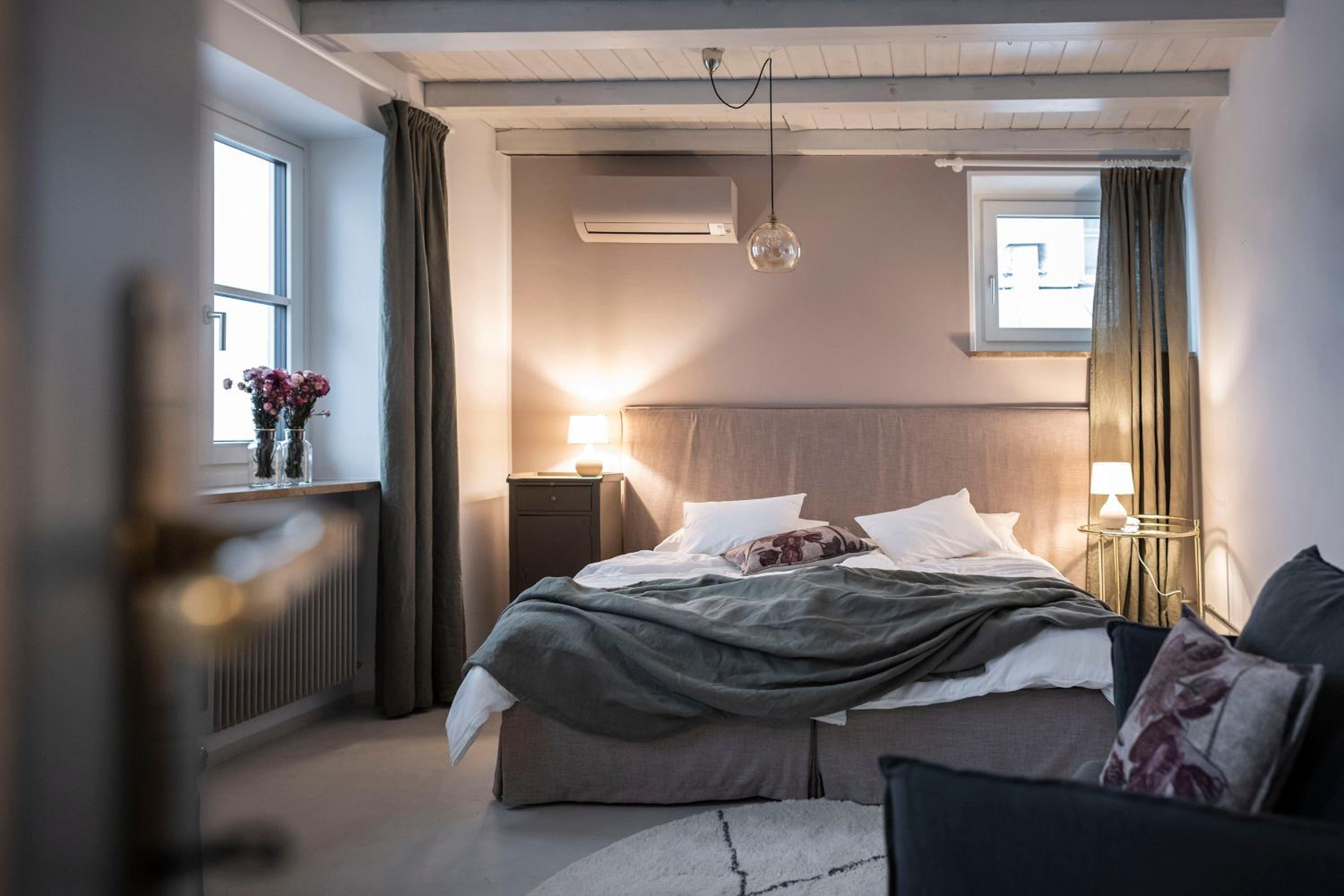 Studio Apartment photo 1
