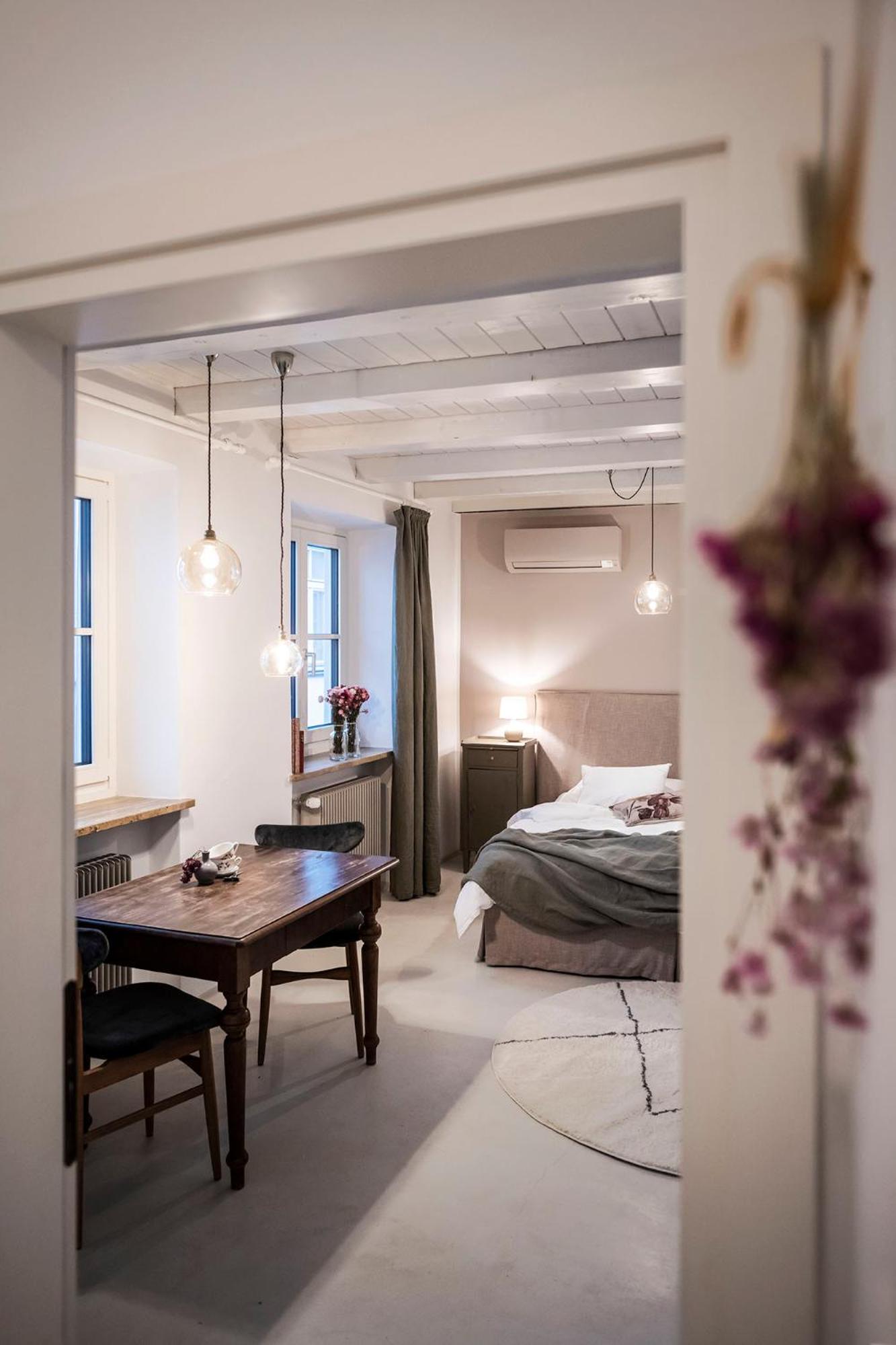 Studio Apartment photo 2
