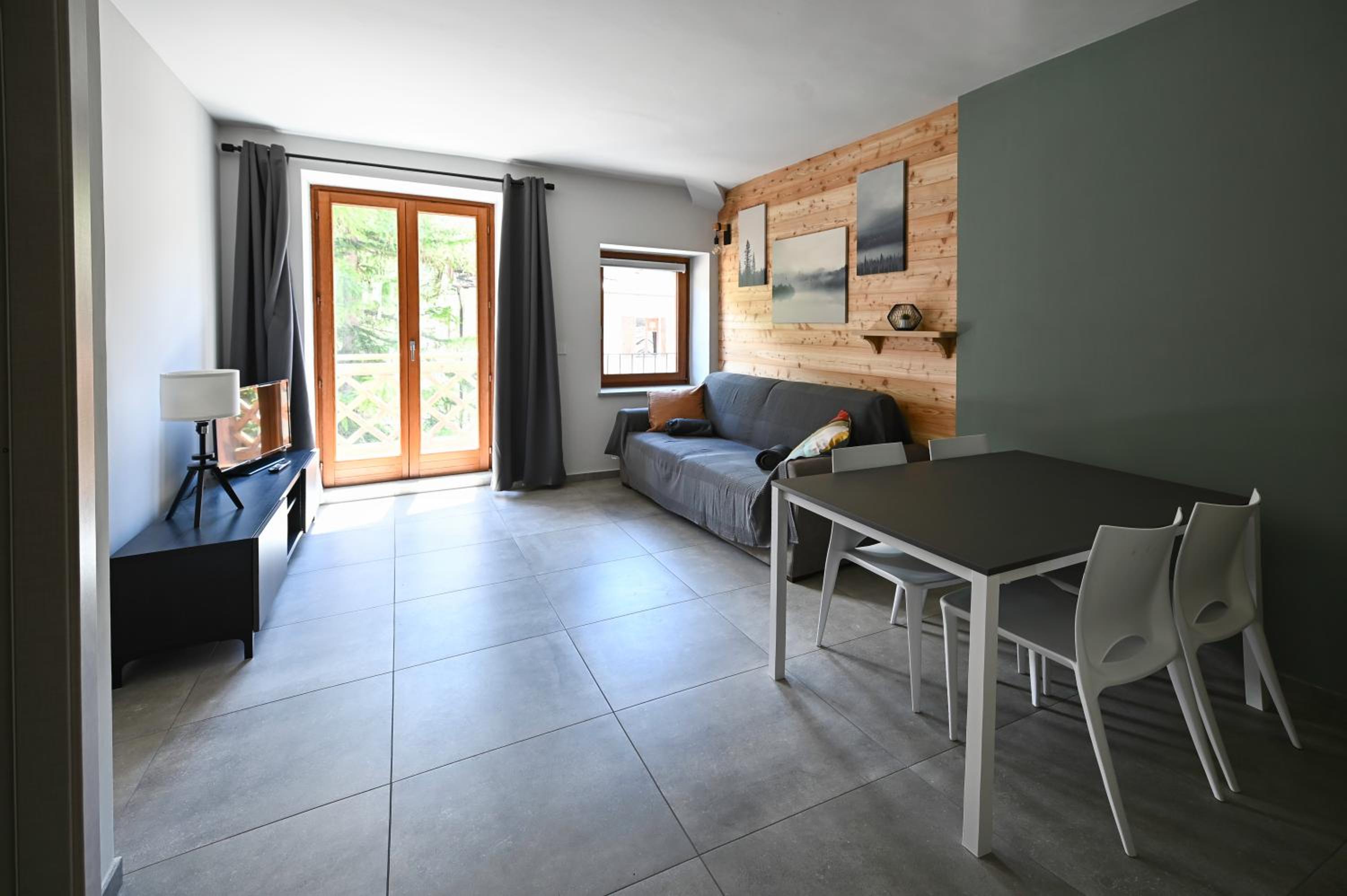 Two-Bedroom Apartment - Photo 13