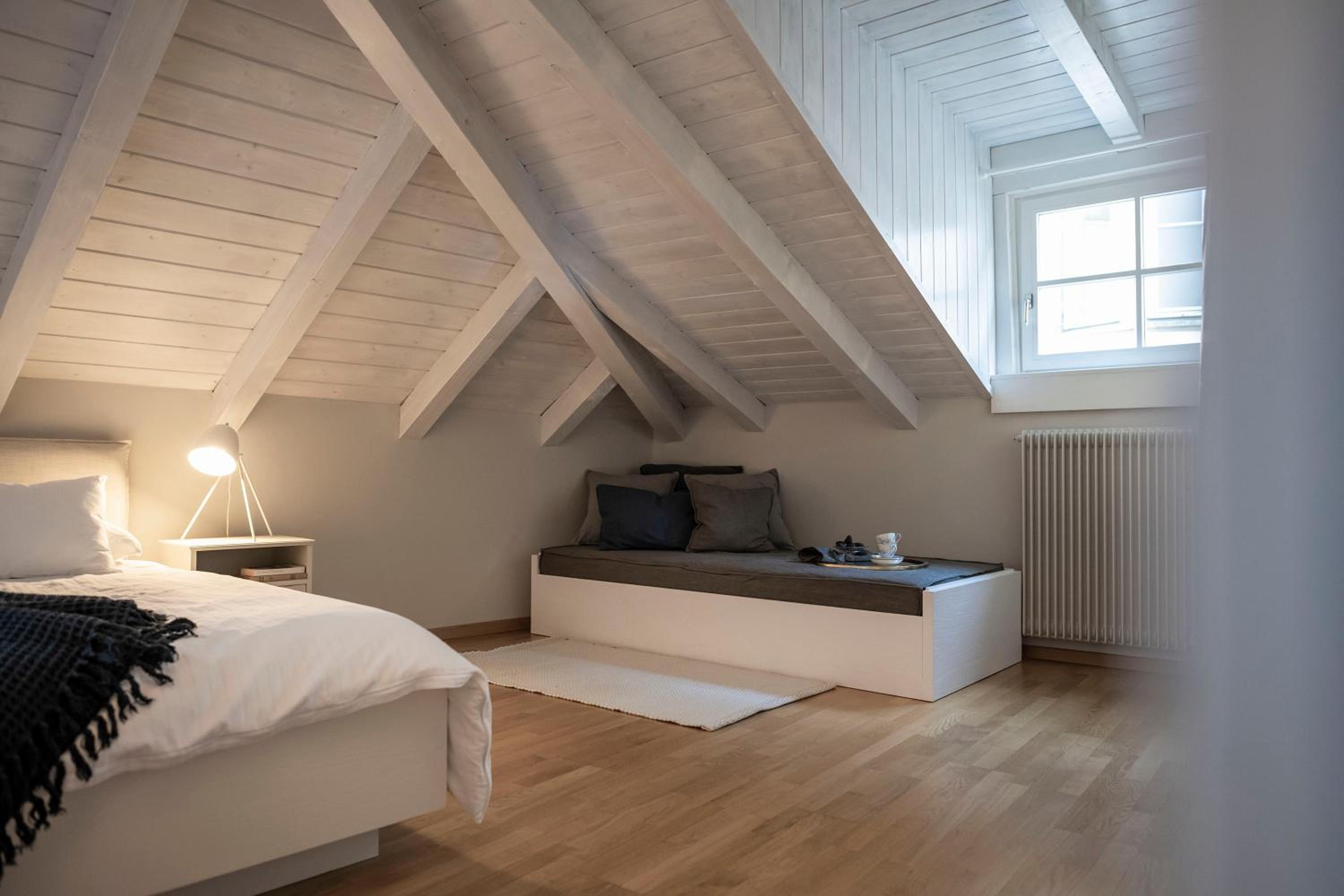 Large One-Bedroom Apartment - Photo 4
