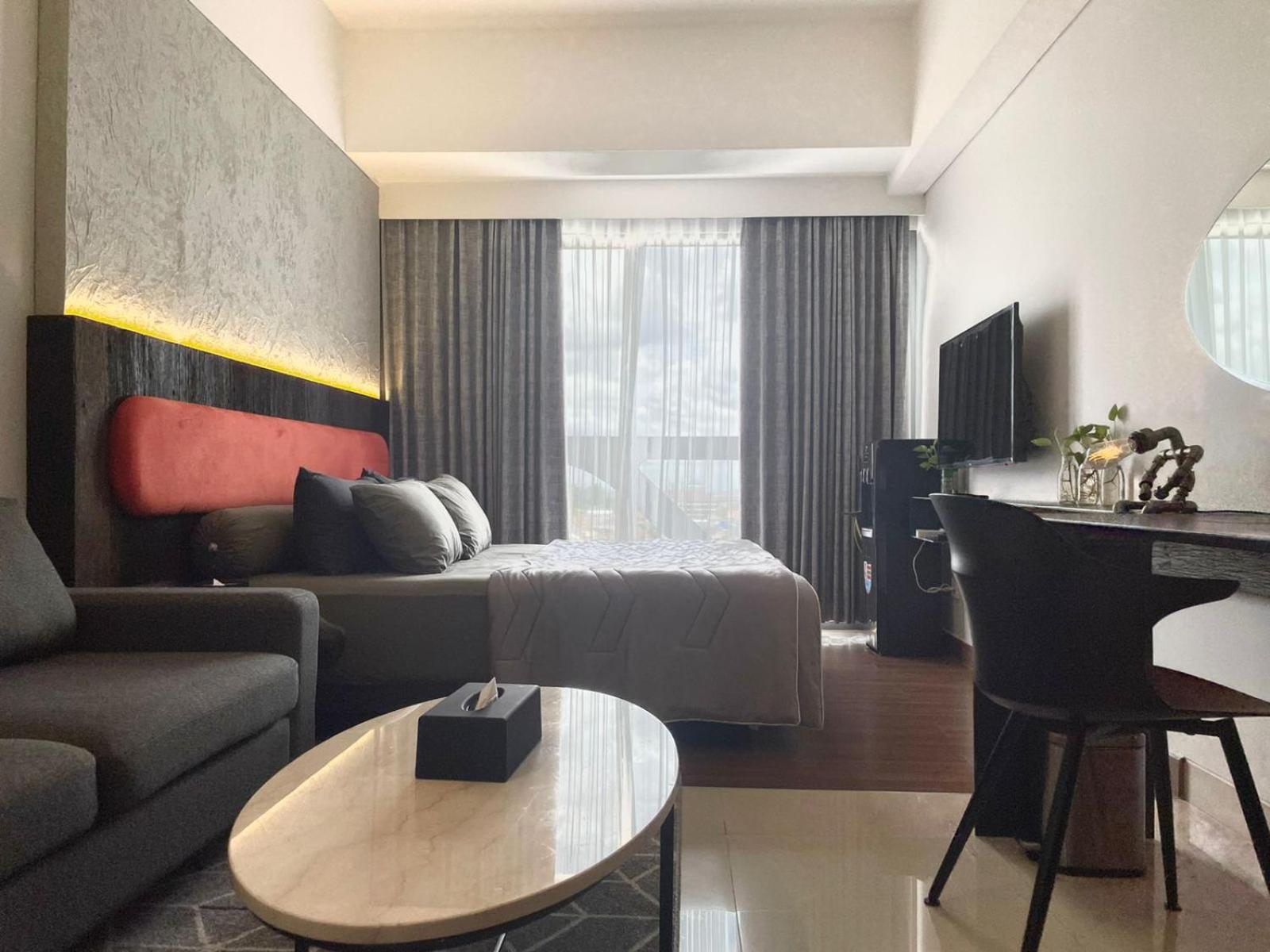 One-Bedroom Apartment - Photo 3