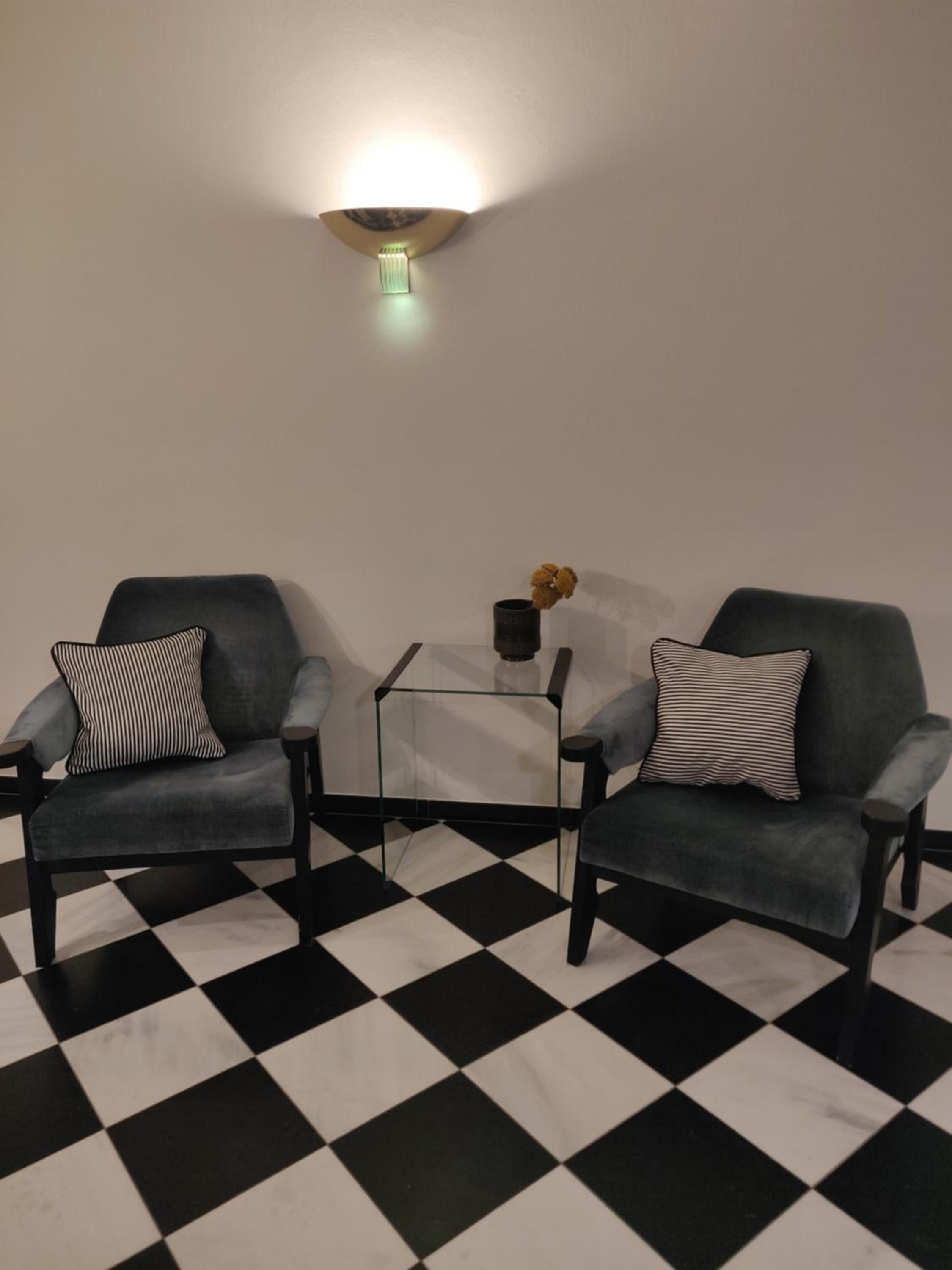 Two-Bedroom Apartment - Photo 2