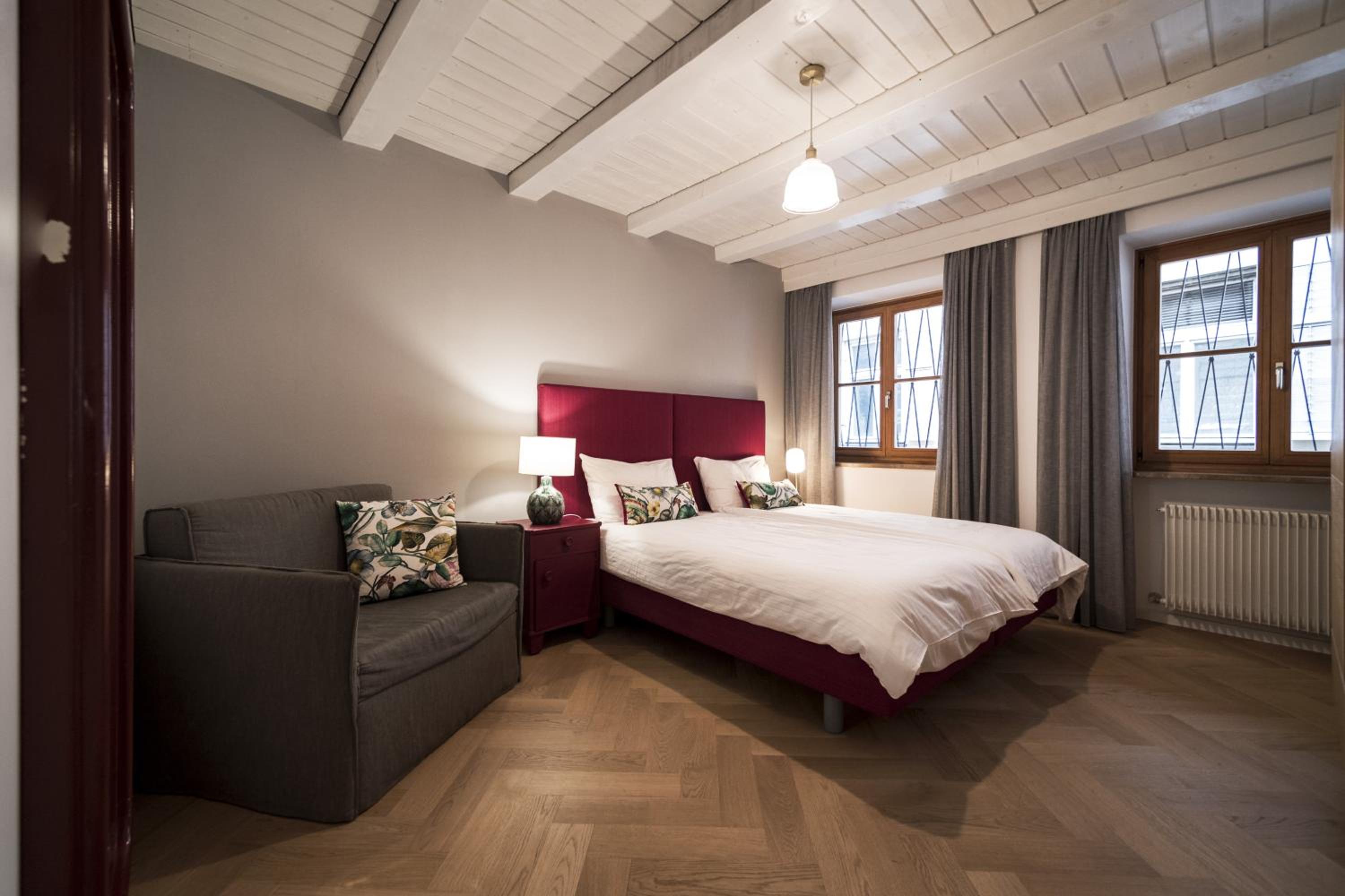 Two-Bedroom Apartment - Photo 3