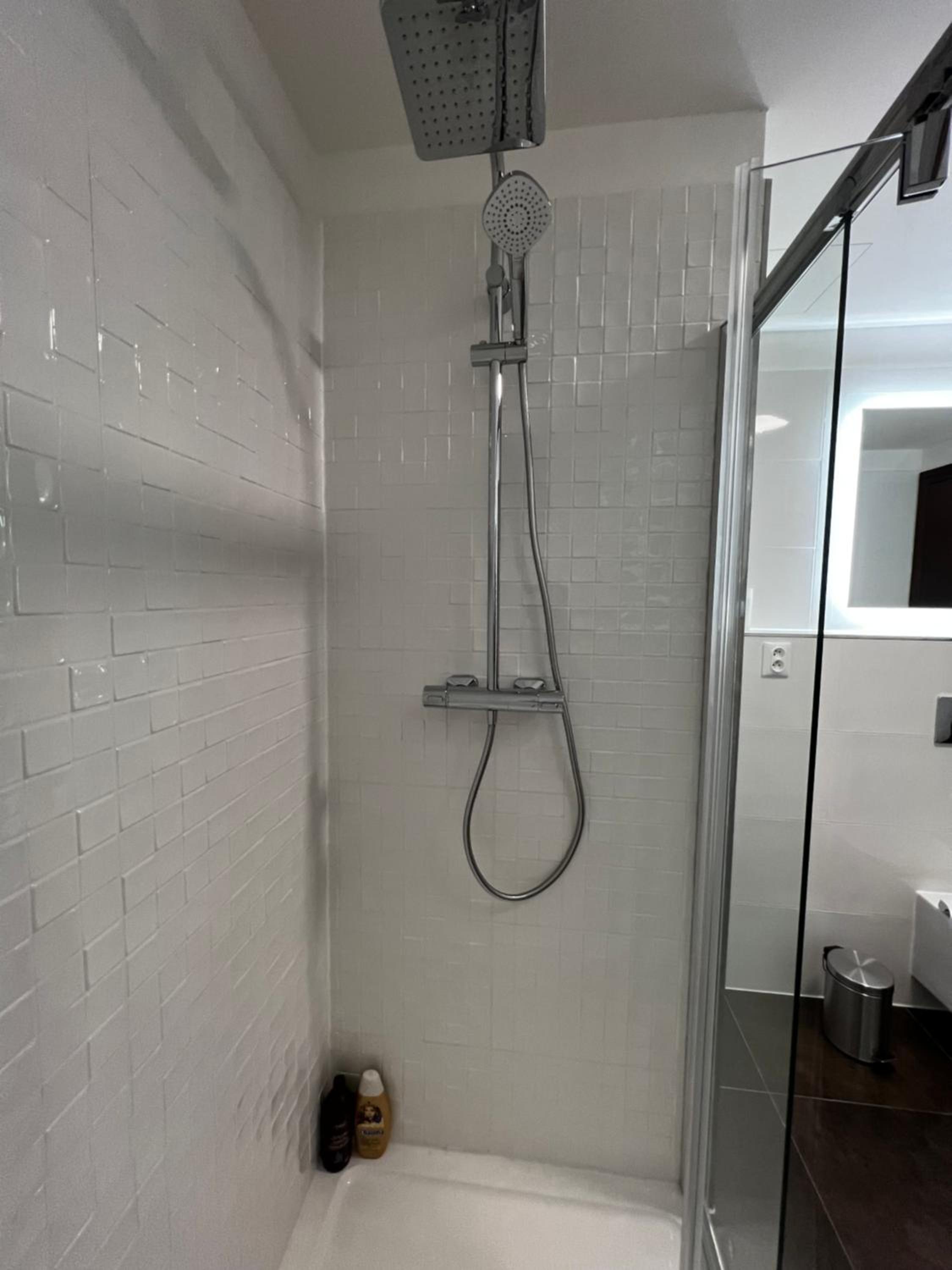 One-Bedroom Apartment - Photo 3