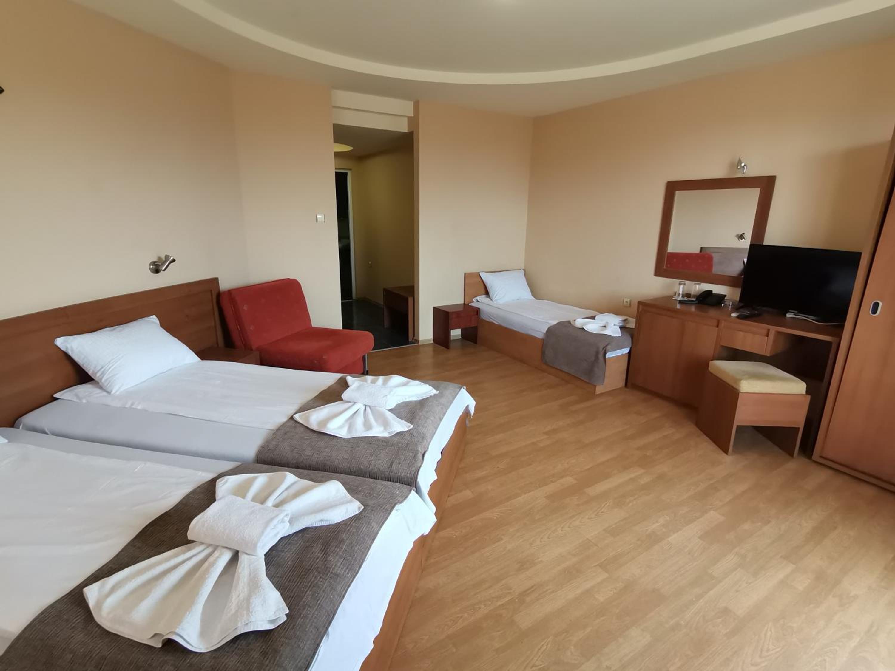 Deluxe Triple Room photo 1