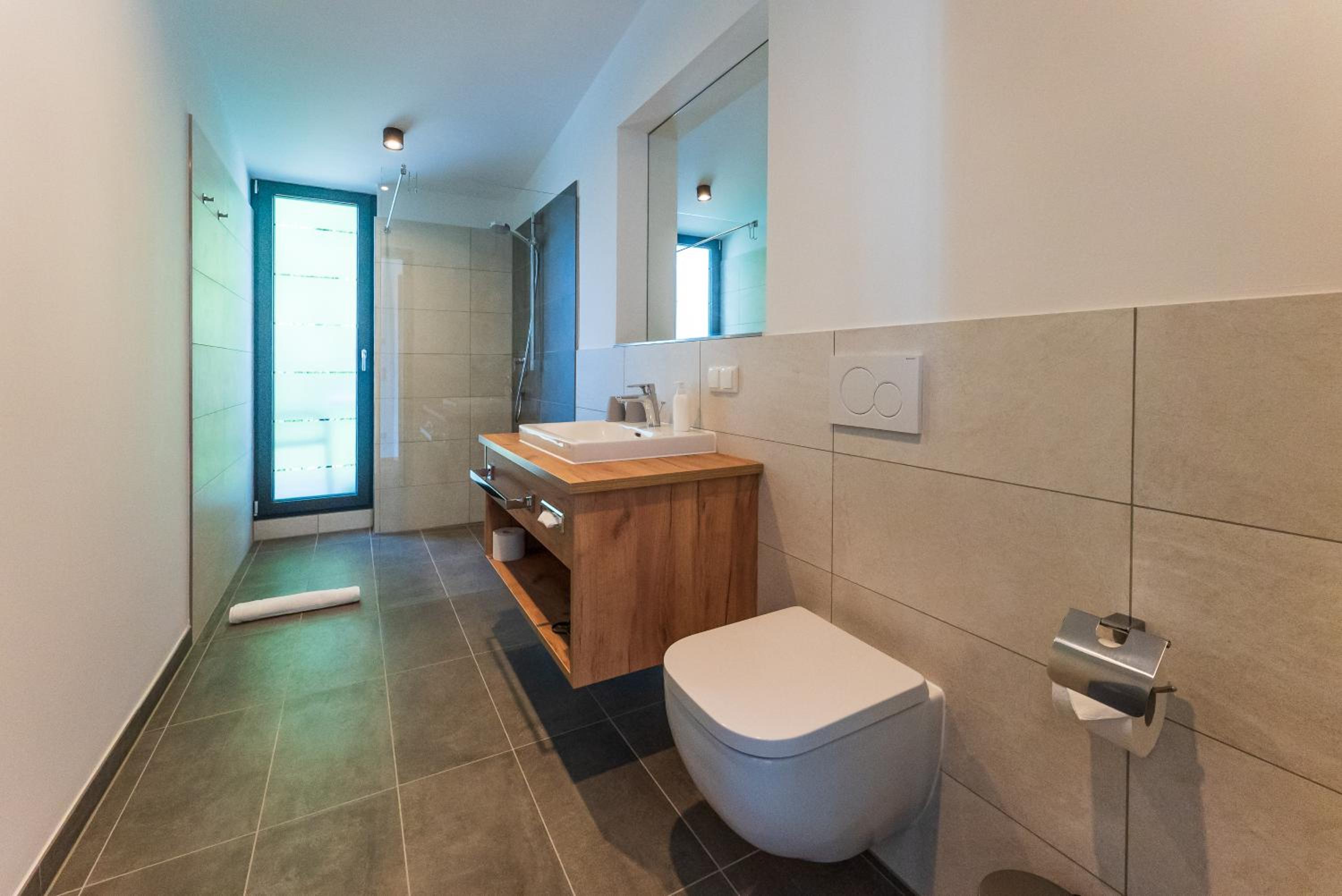 Double Room with Balcony - Photo 3