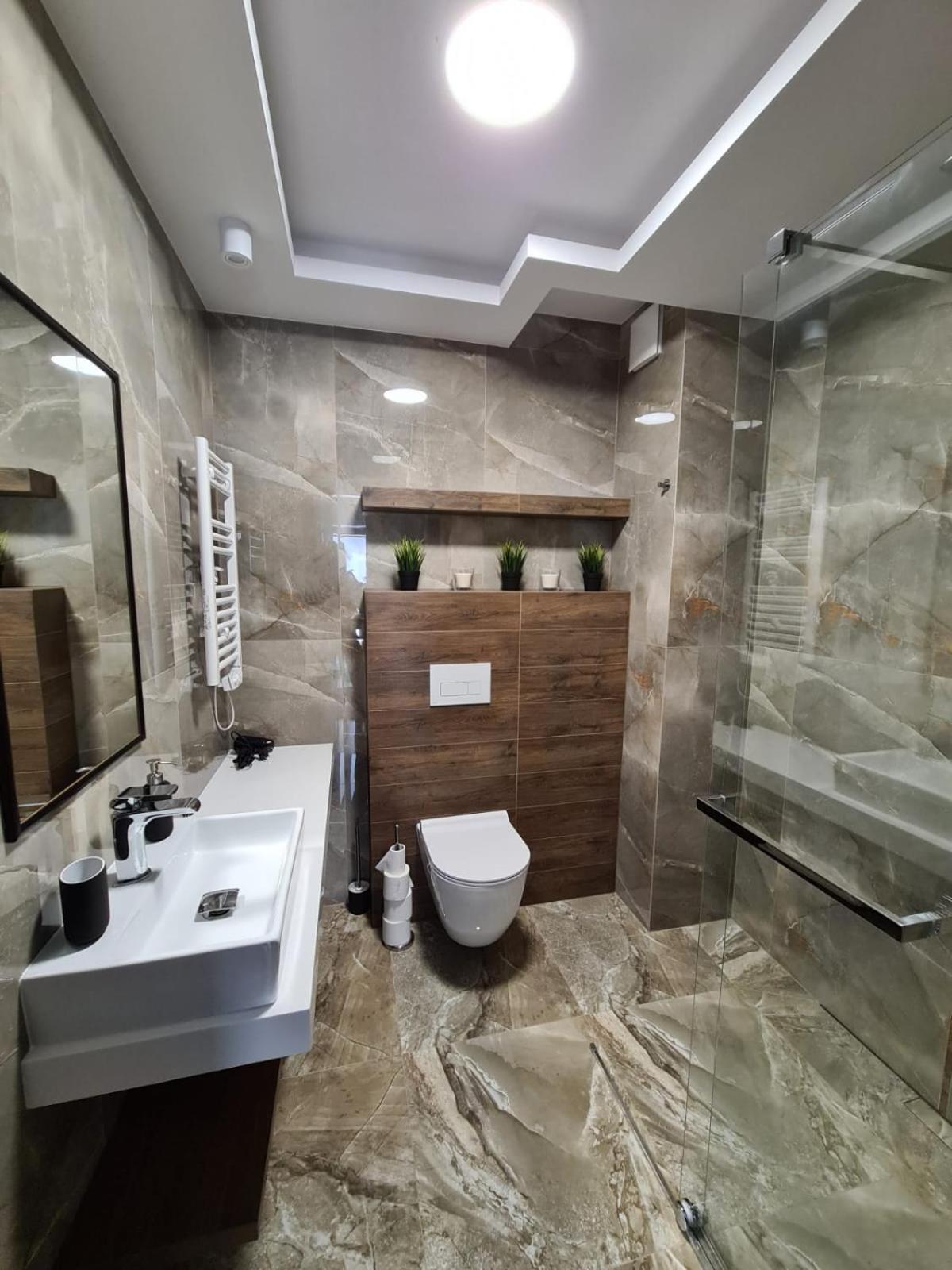 One-Bedroom Apartment - Photo 2
