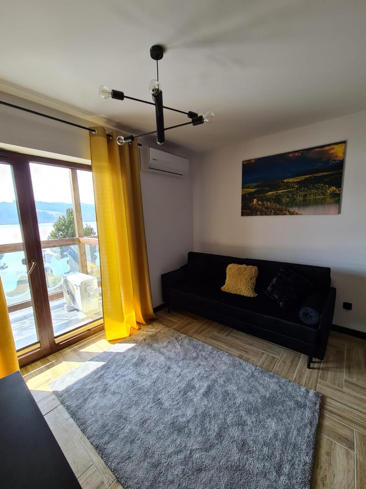 One-Bedroom Apartment - Photo 3