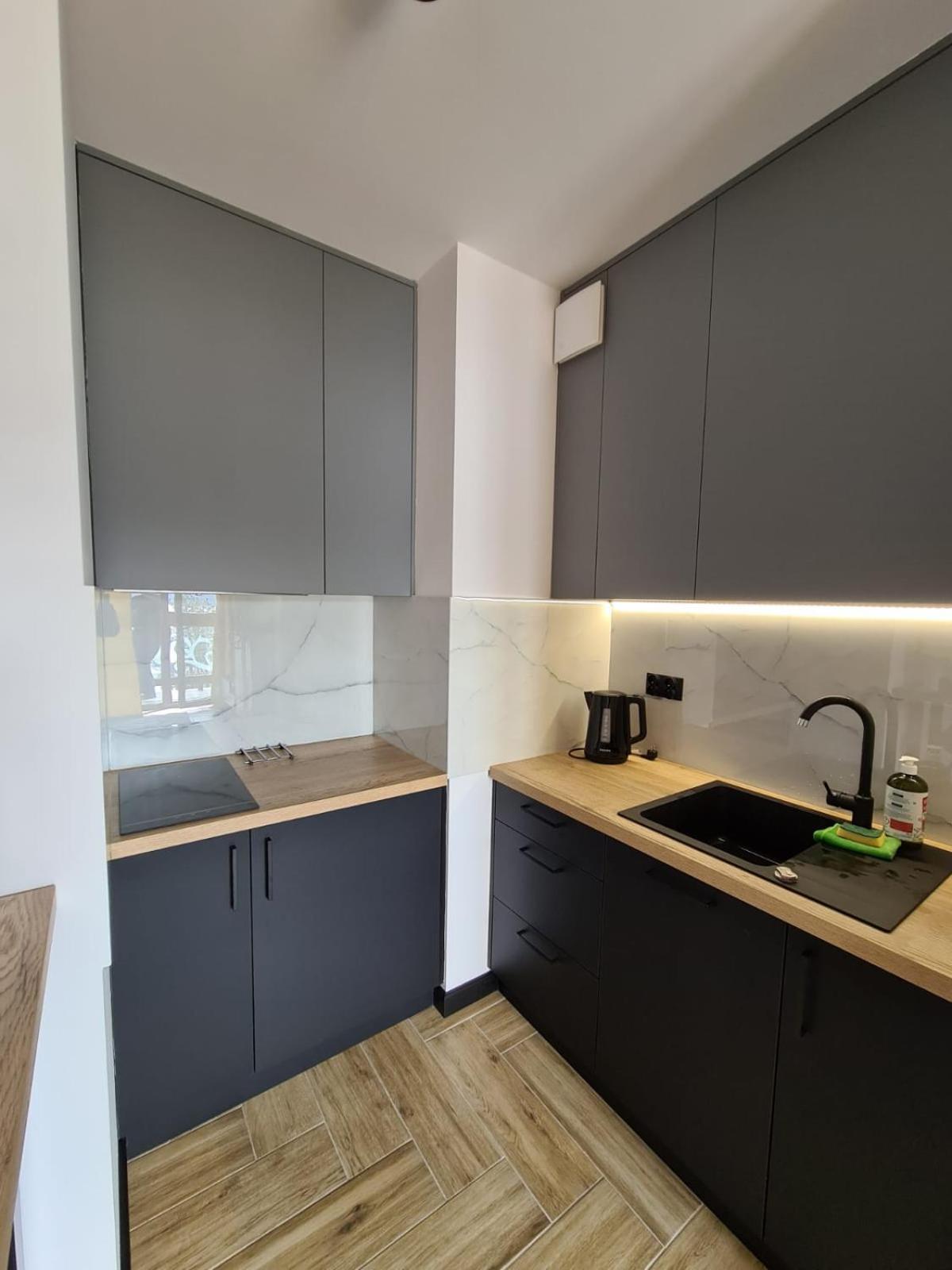 One-Bedroom Apartment - Photo 6