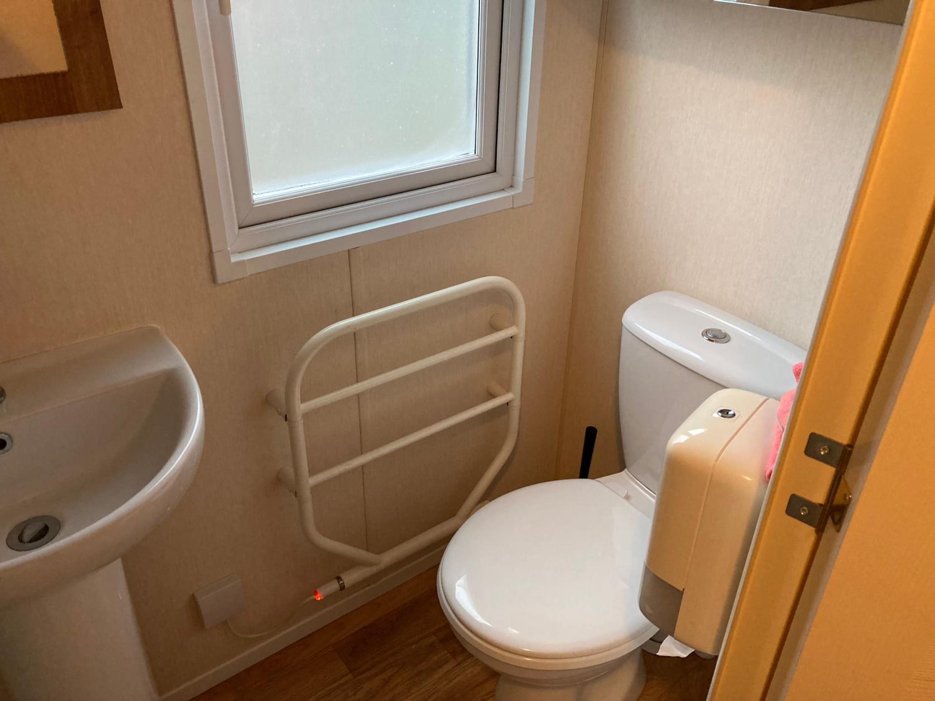 Three-Bedroom Cottage photo 2