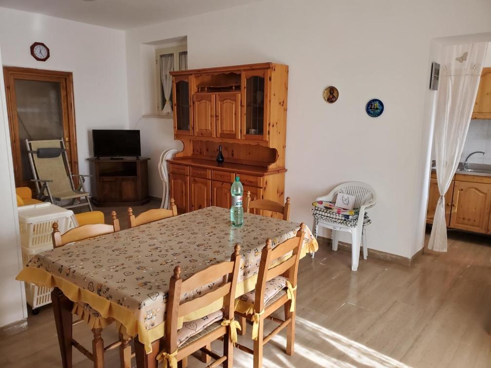 One-Bedroom House photo 2
