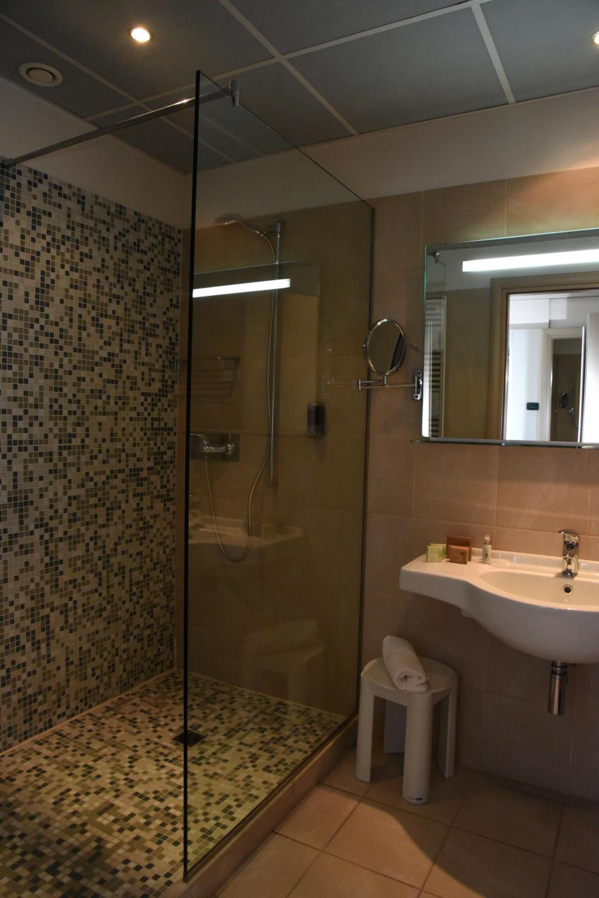 Superior Single Room With Lake View photo 3