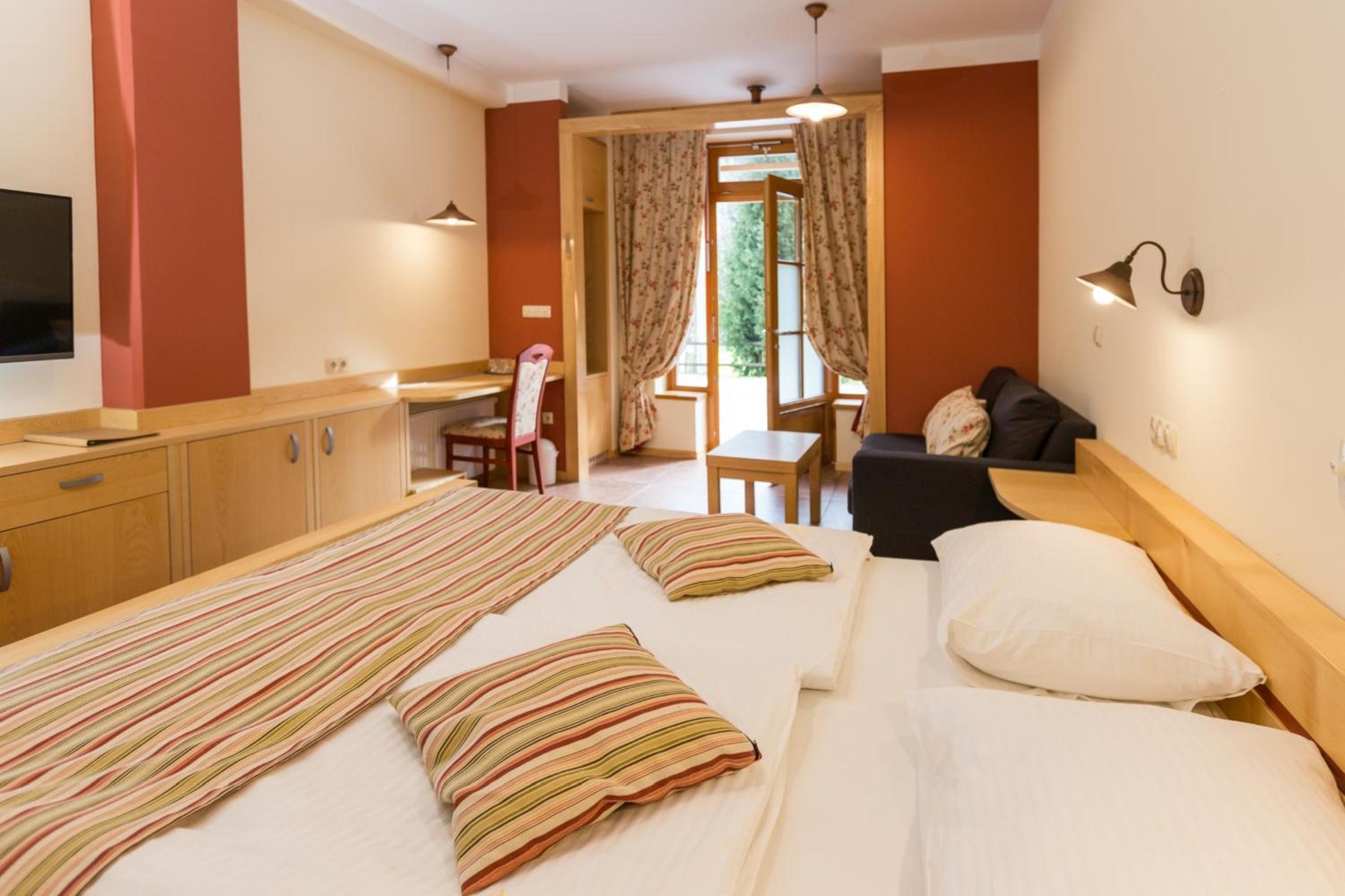 Family Room with Terrace photo 3