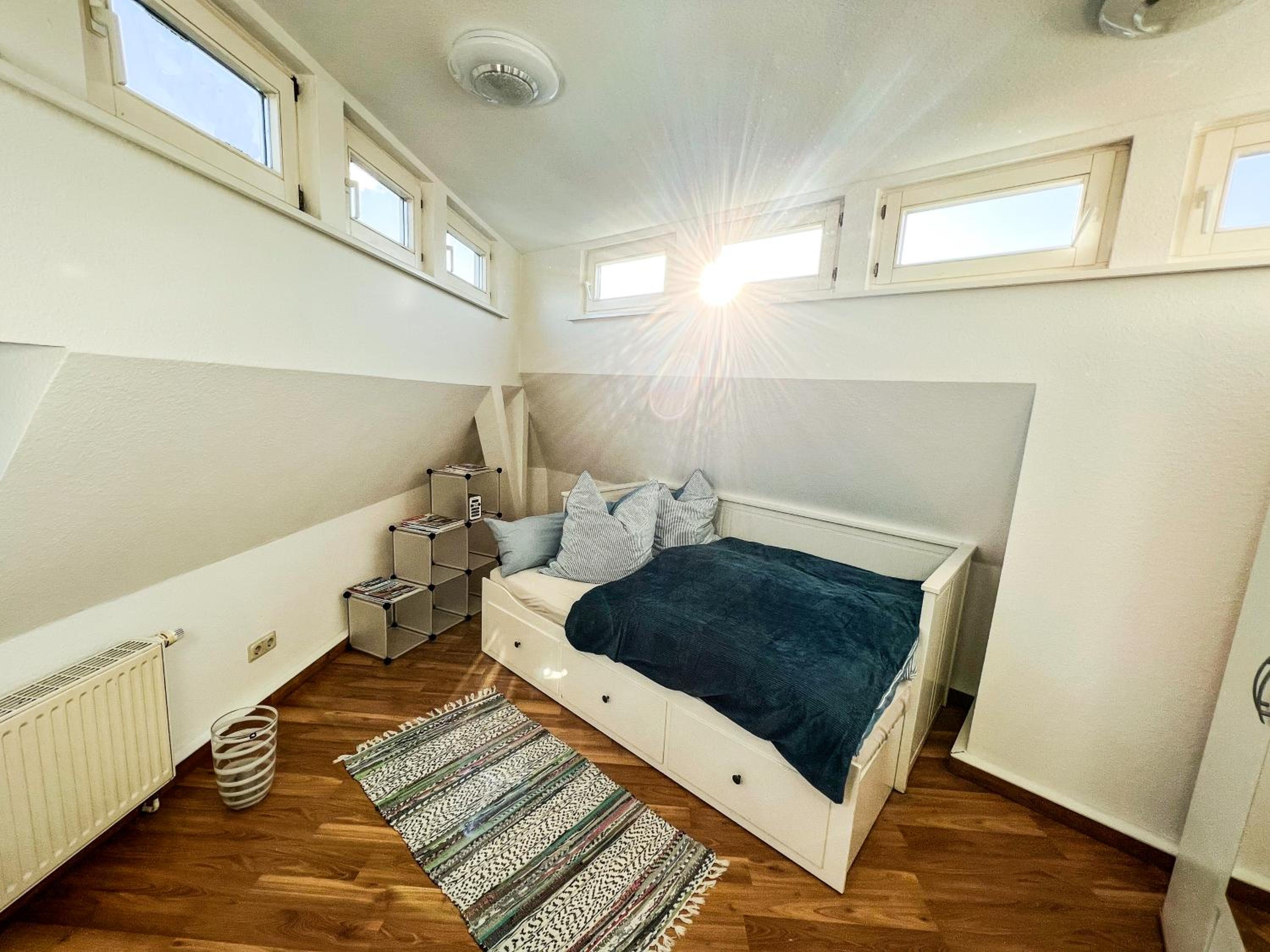 One-Bedroom Apartment - Photo 9