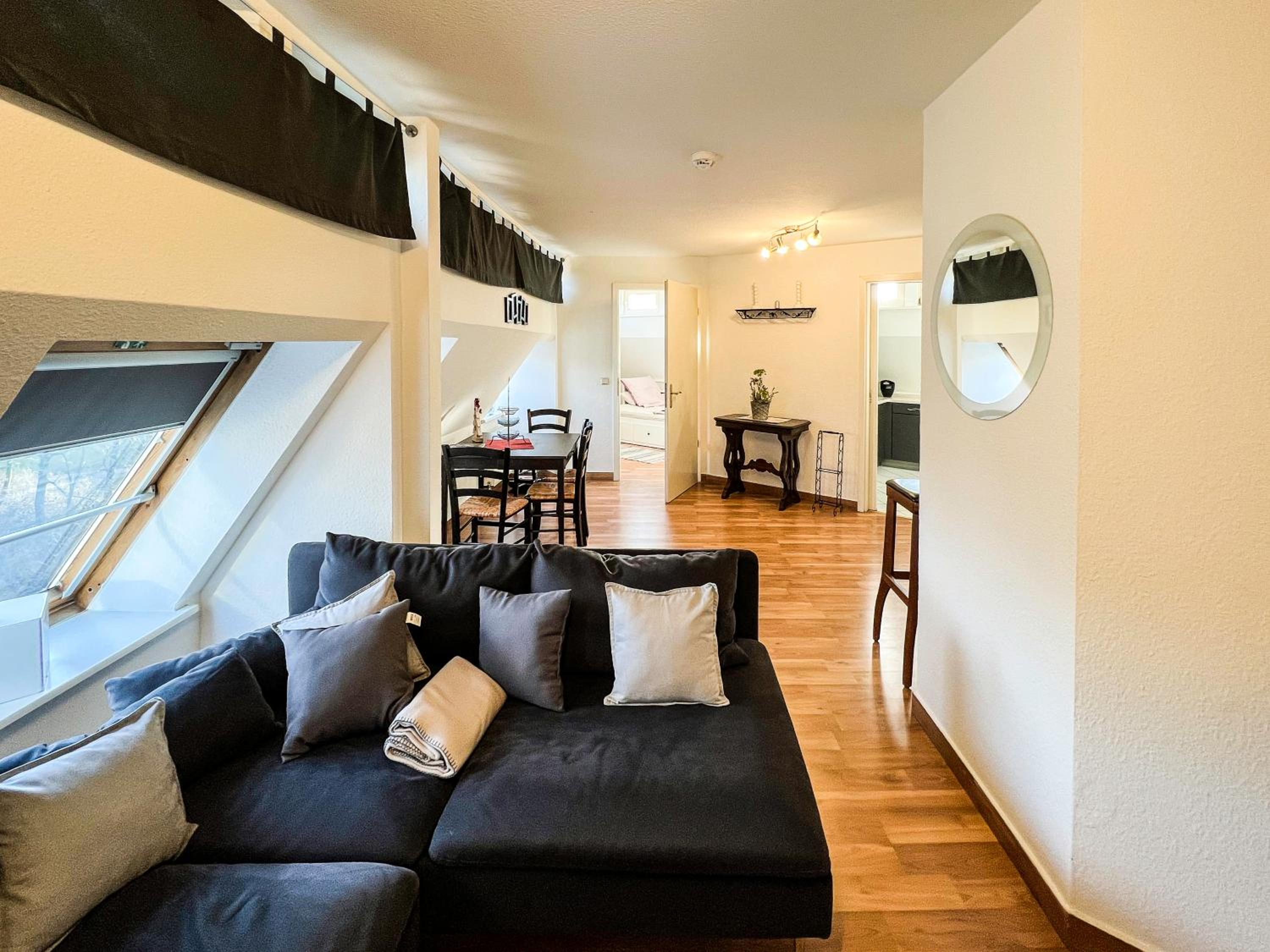 One-Bedroom Apartment - Photo 12