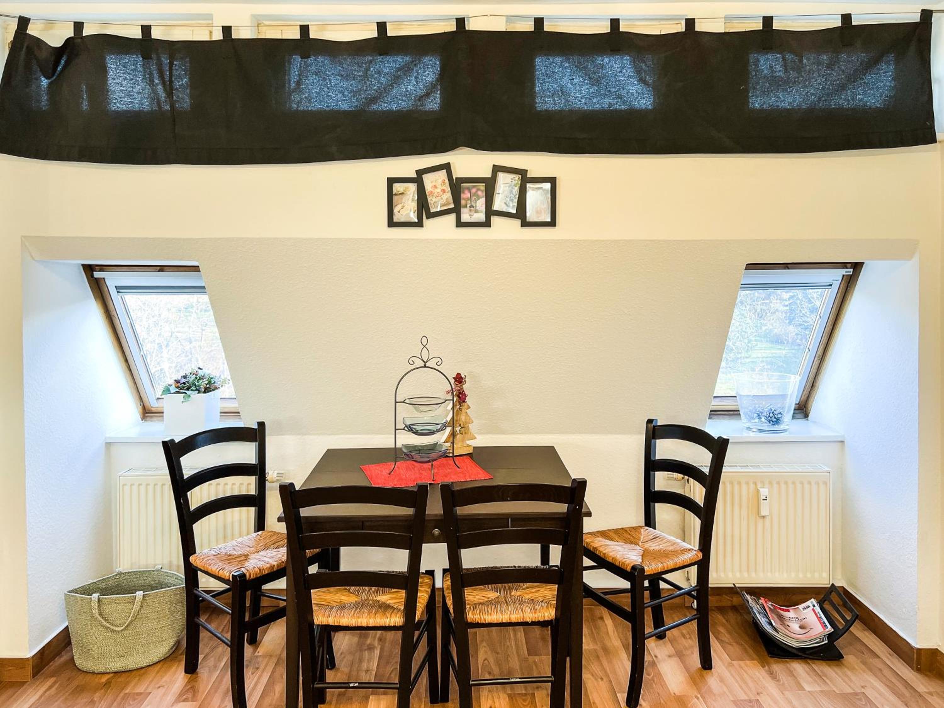 One-Bedroom Apartment - Photo 2