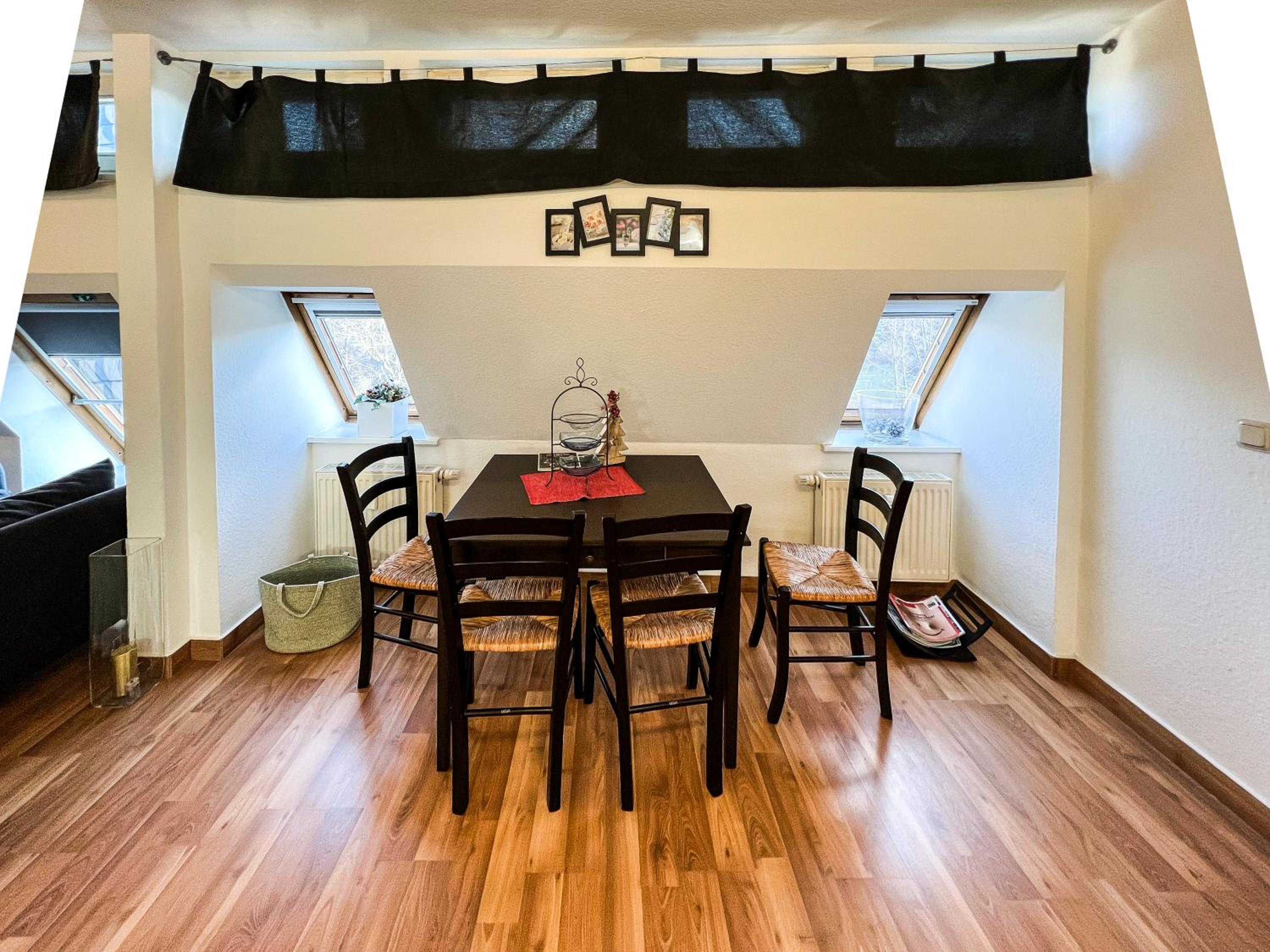 One-Bedroom Apartment - Photo 3