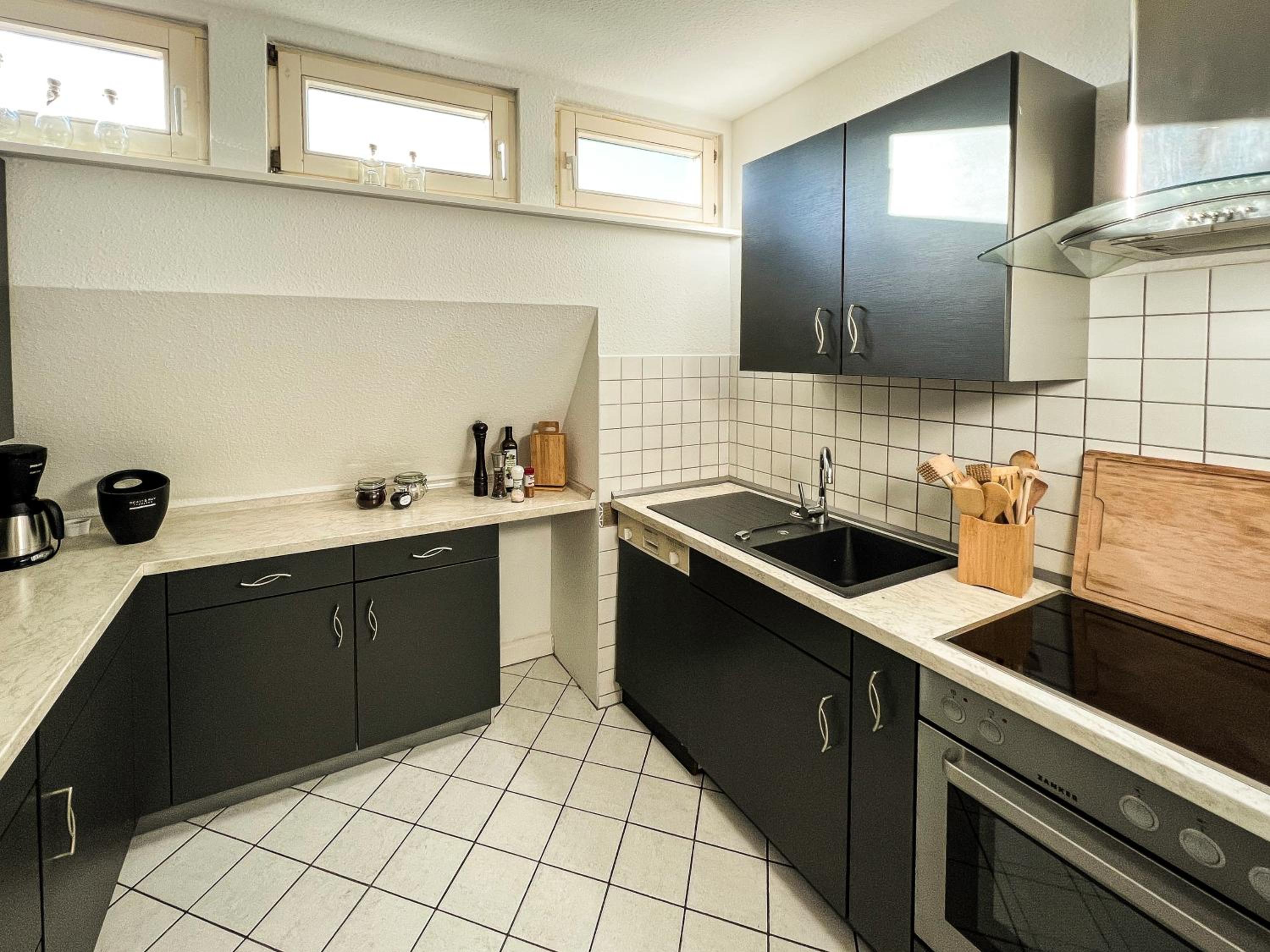One-Bedroom Apartment - Photo 4