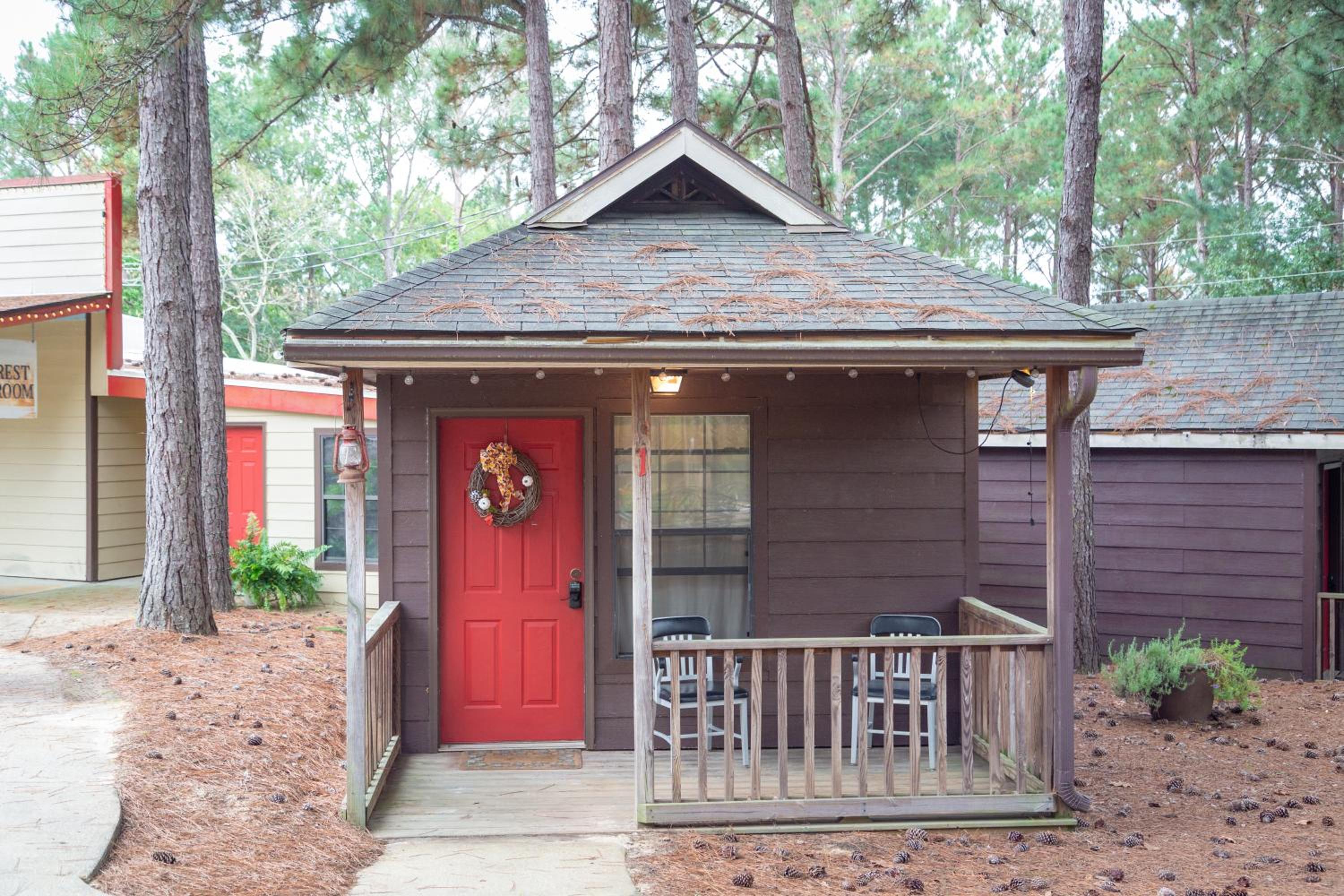 Cowboy Cabin - Queen - Photo 3