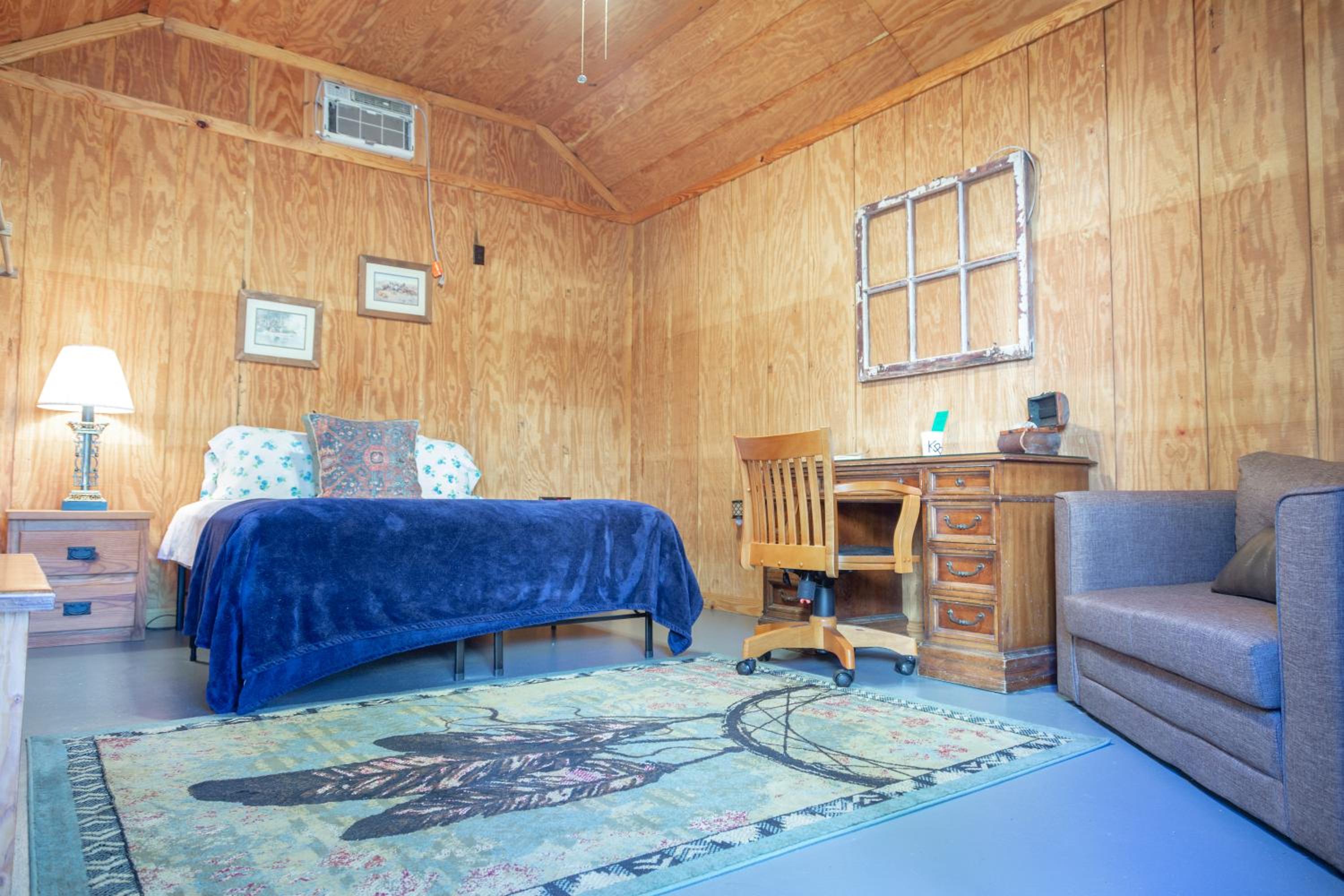 Cowboy Cabin - Queen - Photo 5