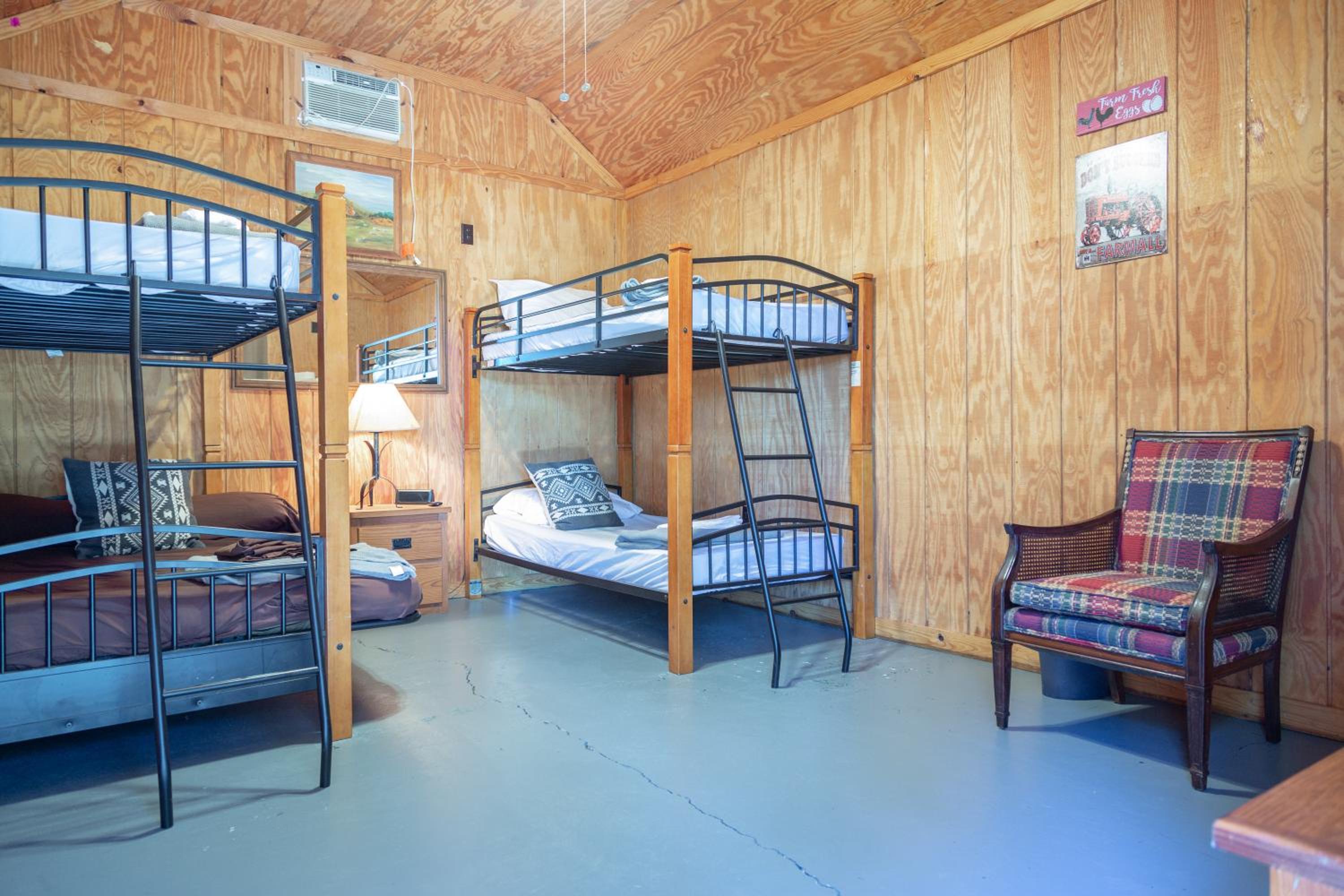 Cowboy Cabin - Bunk Beds - Photo 1