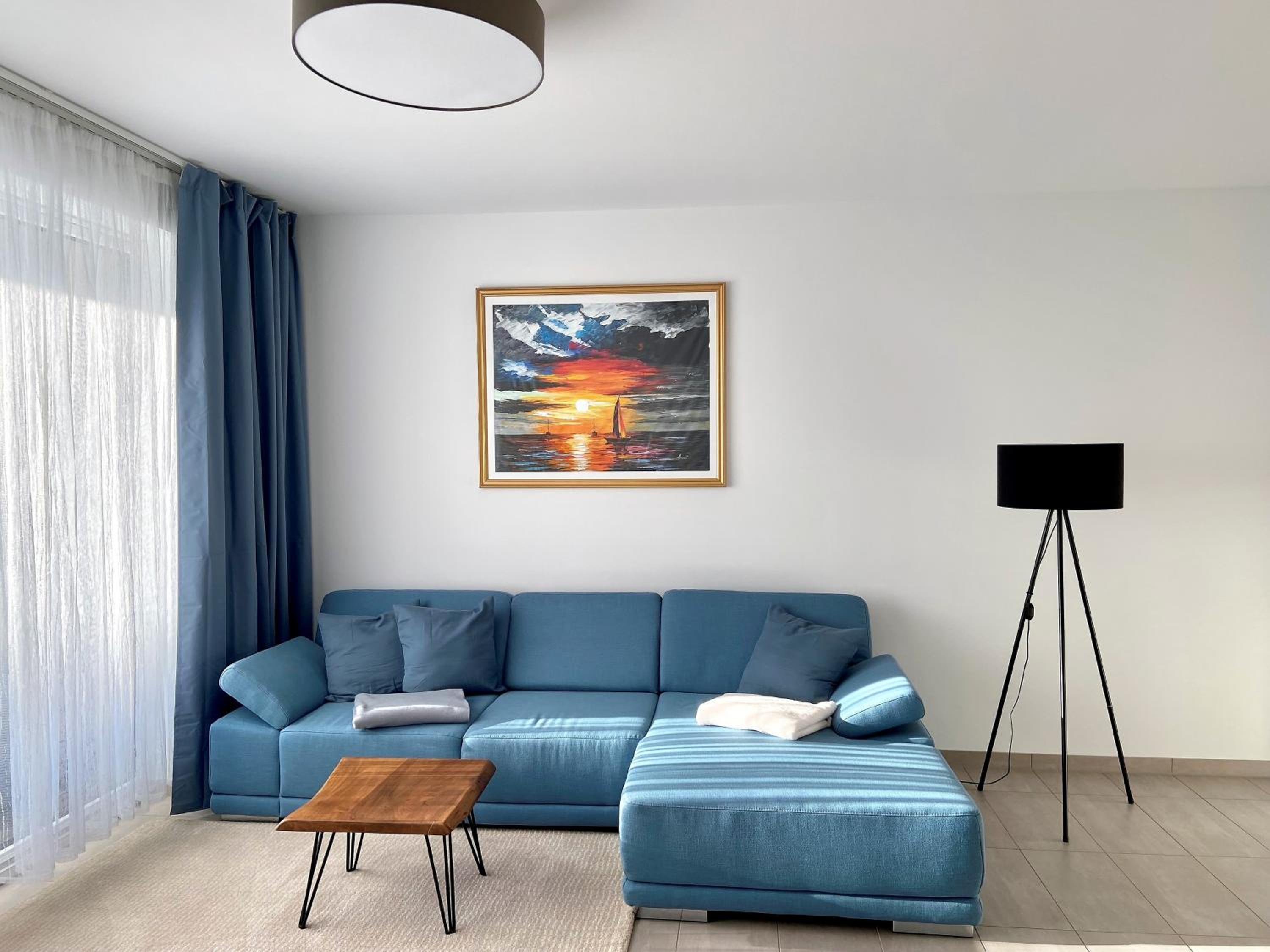 One-Bedroom Apartment photo 1