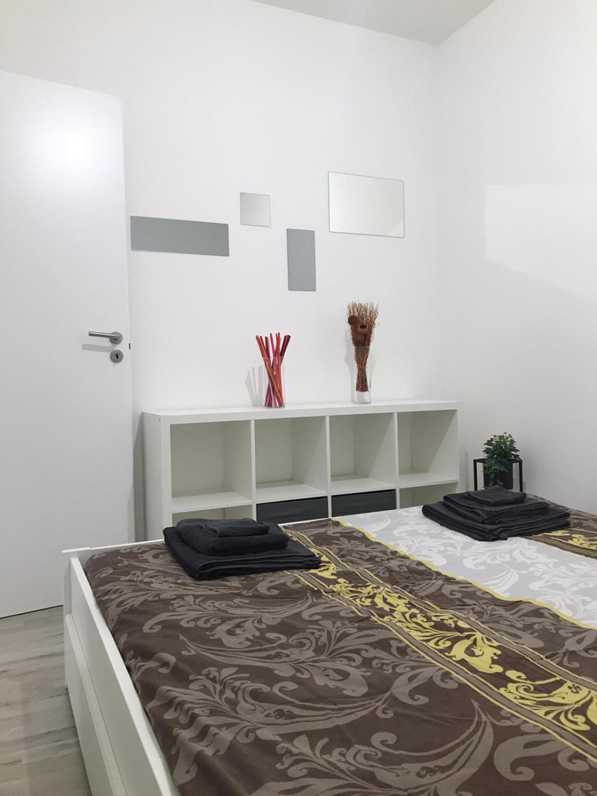 One-Bedroom Apartment photo 3