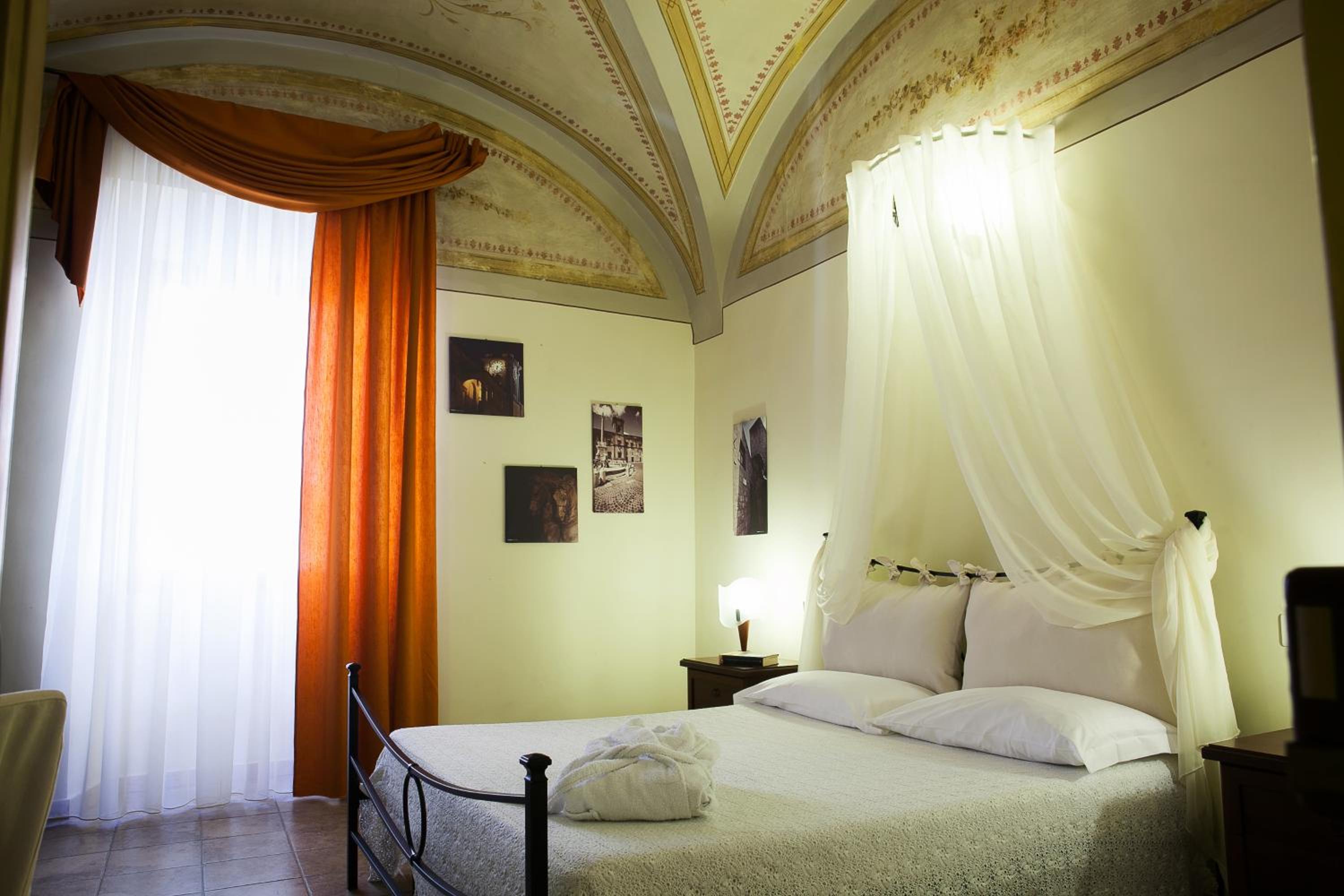 Superior Double Room - Photo 10