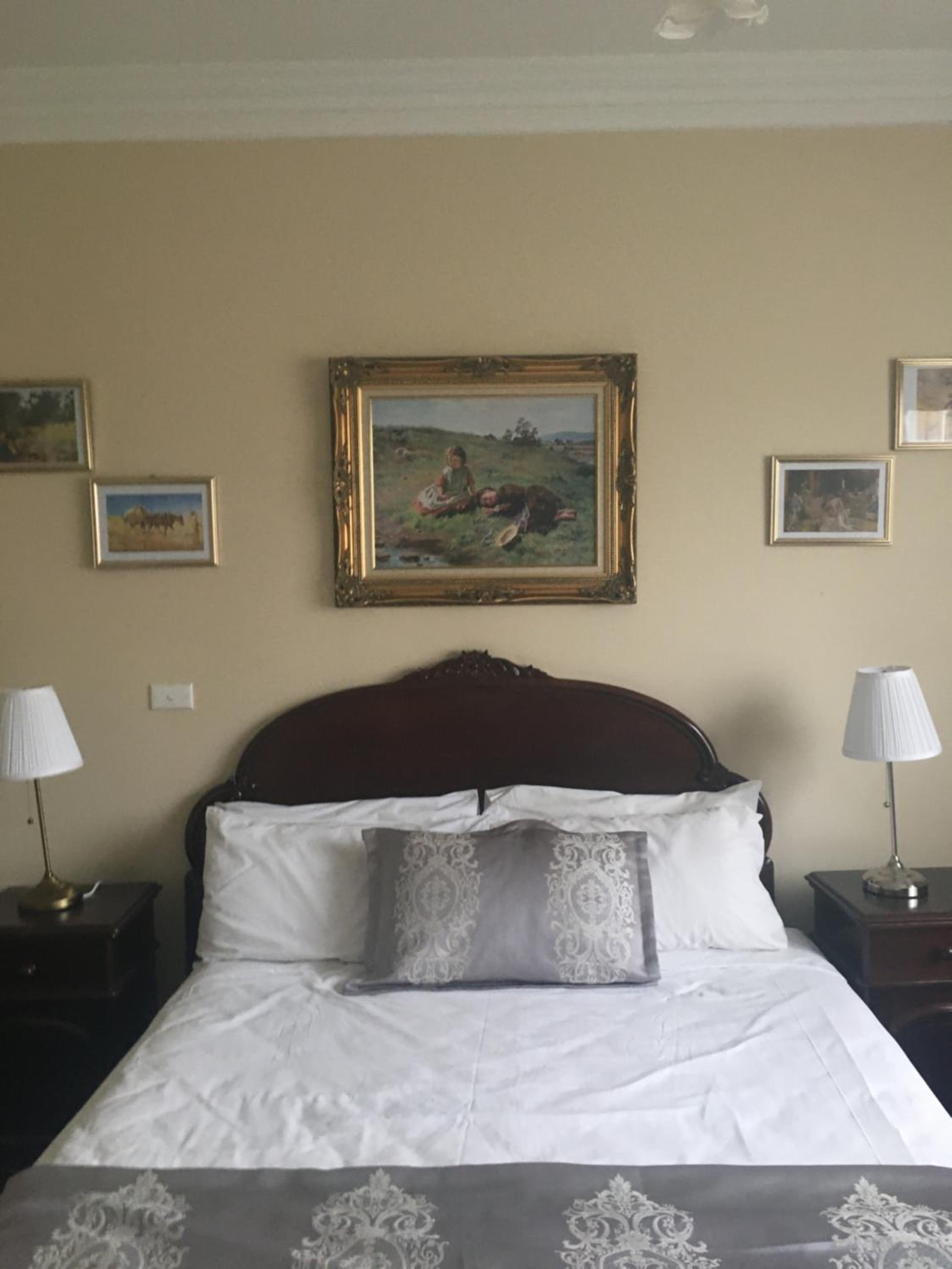 Deluxe Queen Room - Photo 7