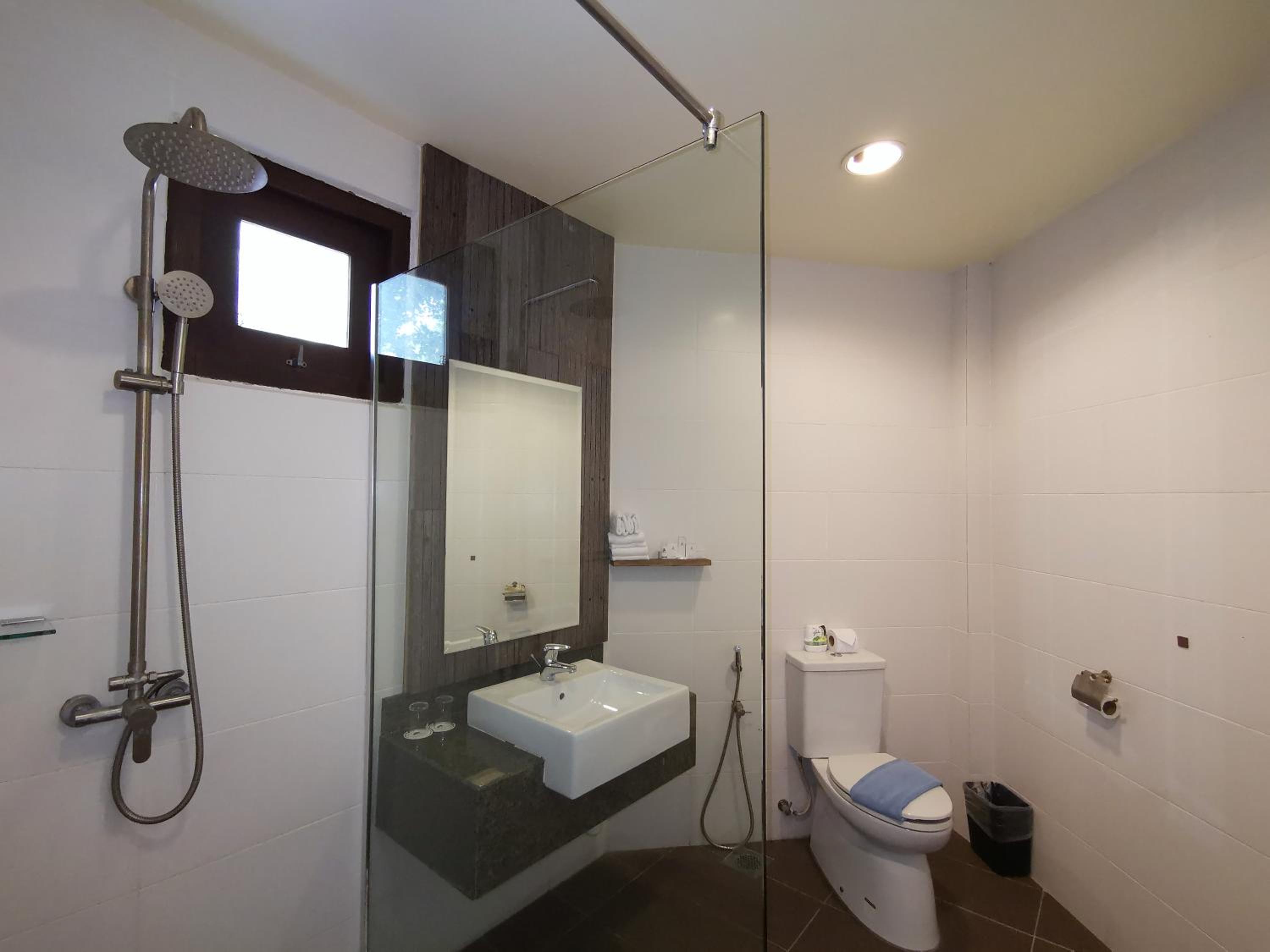 Twin Room without Window - Non-Smoking