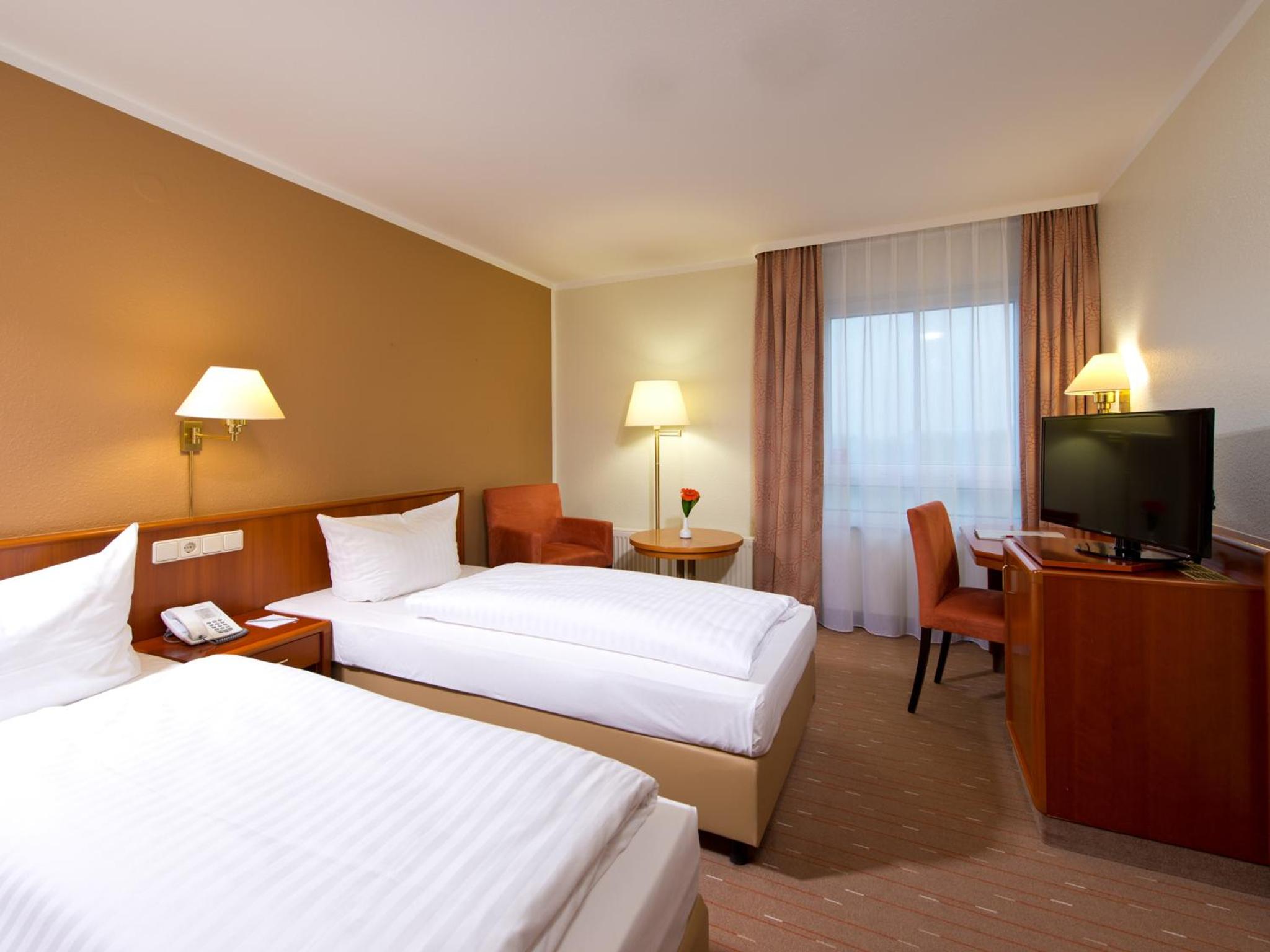 Business Double Room - Photo 1
