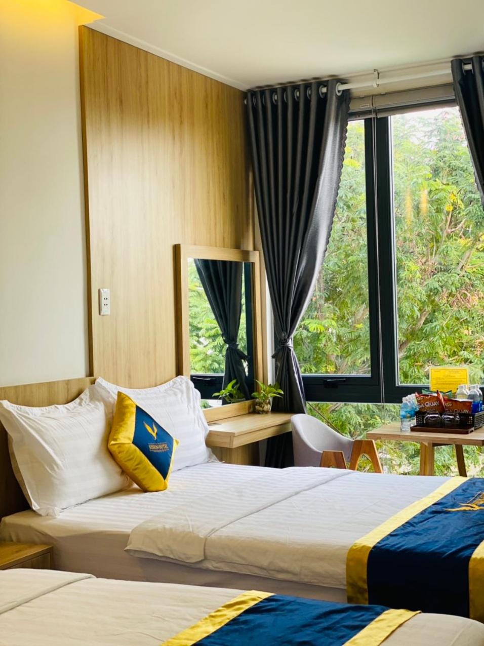 Deluxe Room (2 Adults + 1 Child) - Photo 10