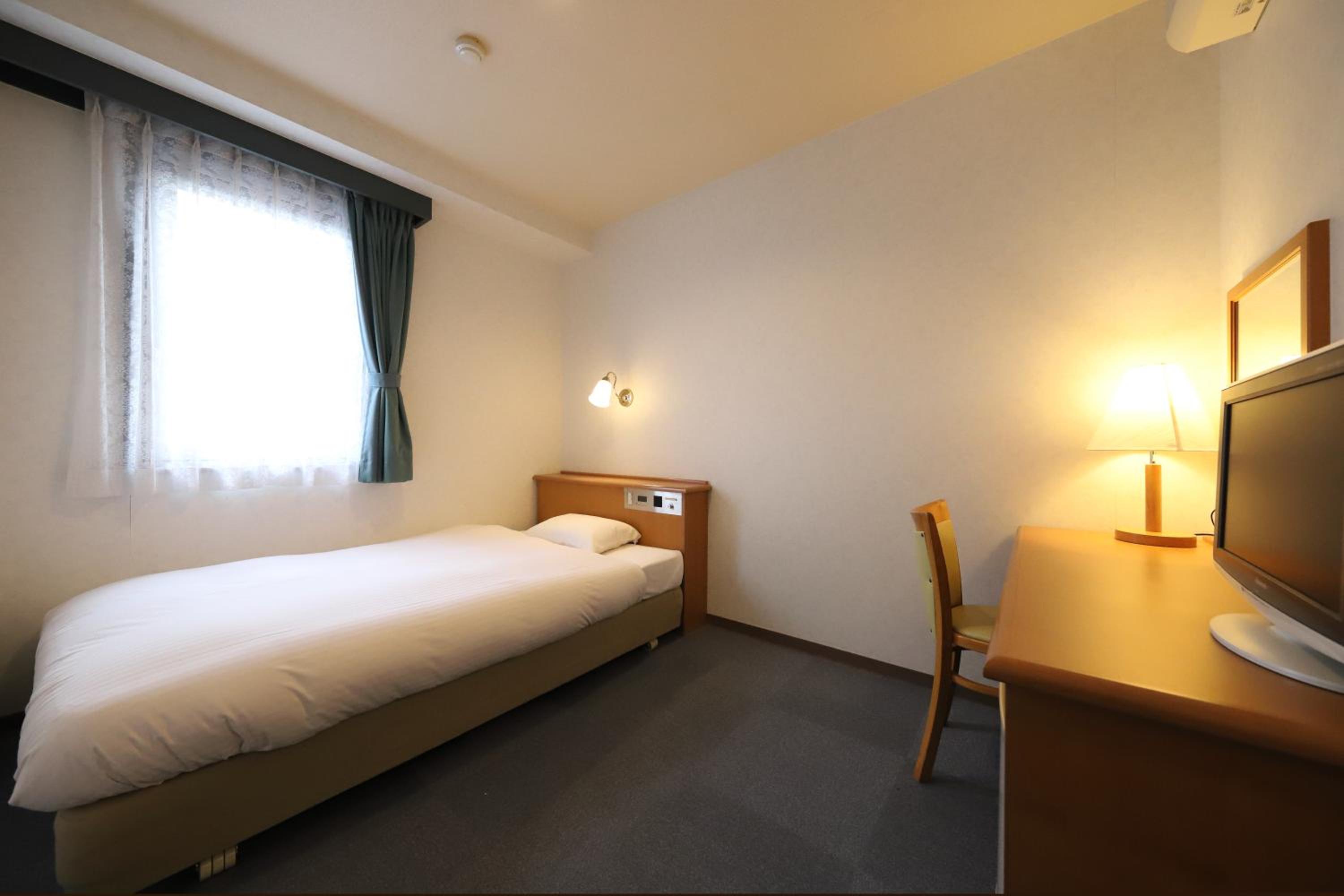 Double Room with Small Double Bed - Non-Smoking - Photo 5