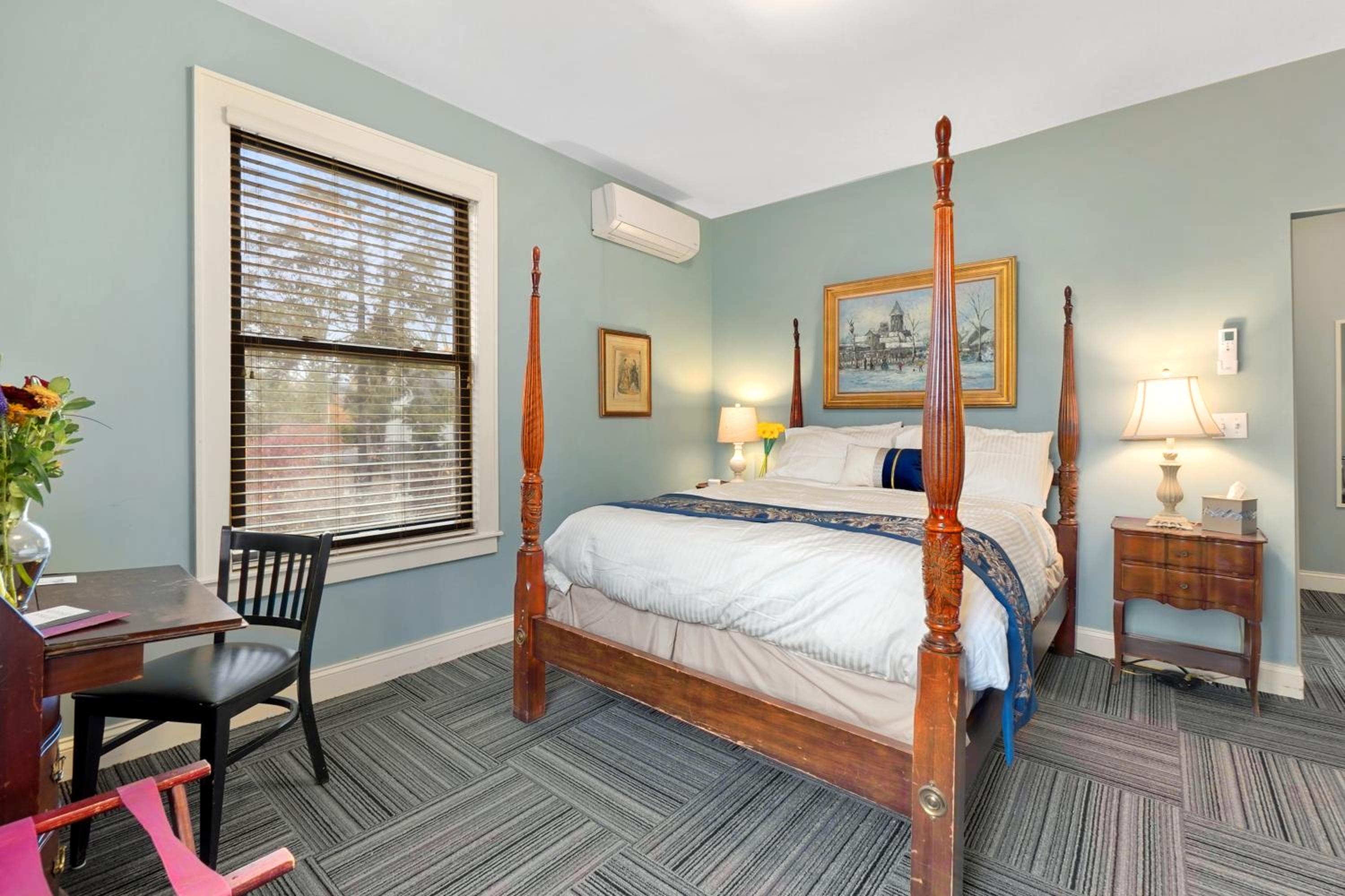 Business Queen Room - Photo 1