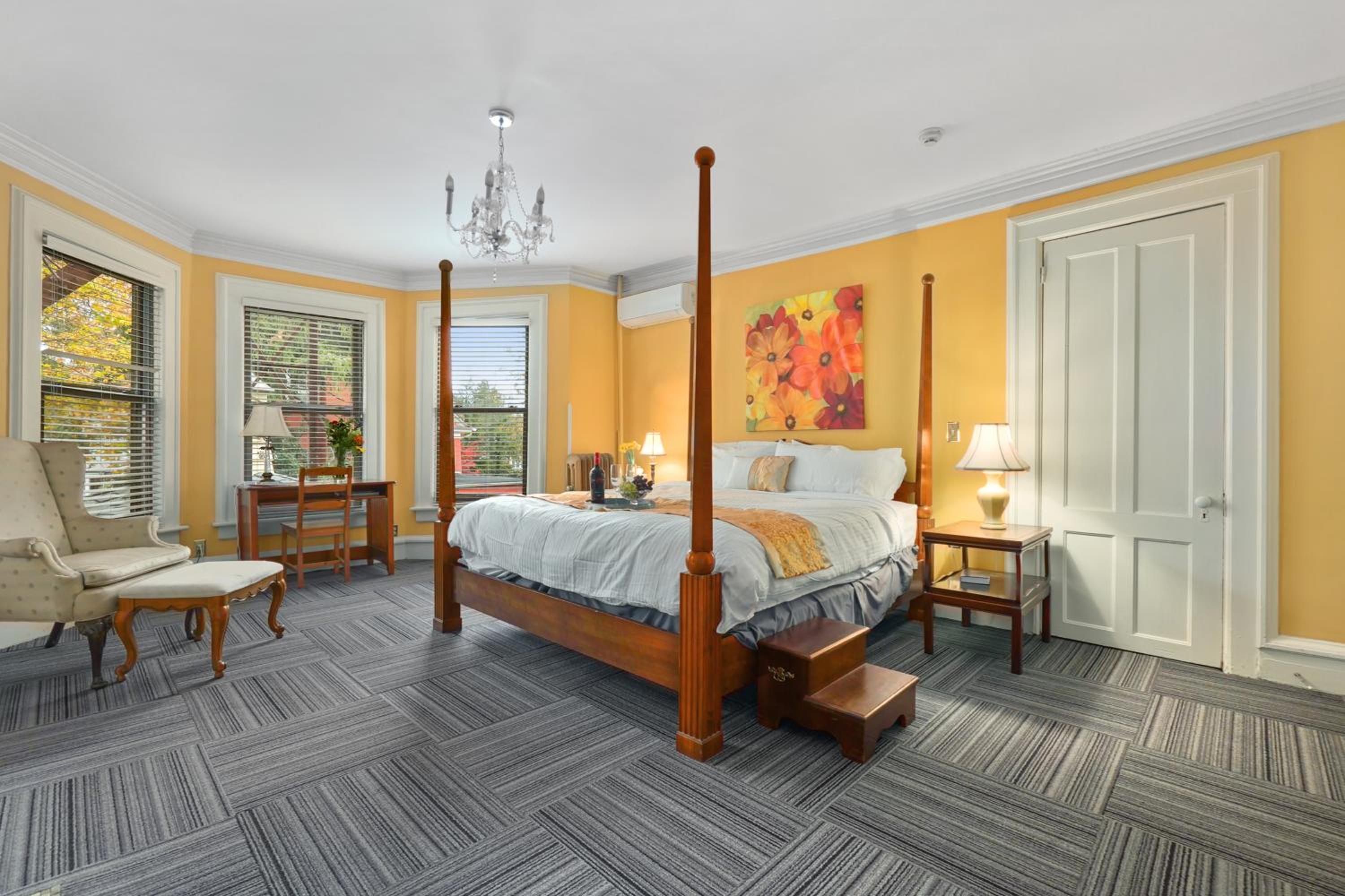 Deluxe King Room with Fireplace