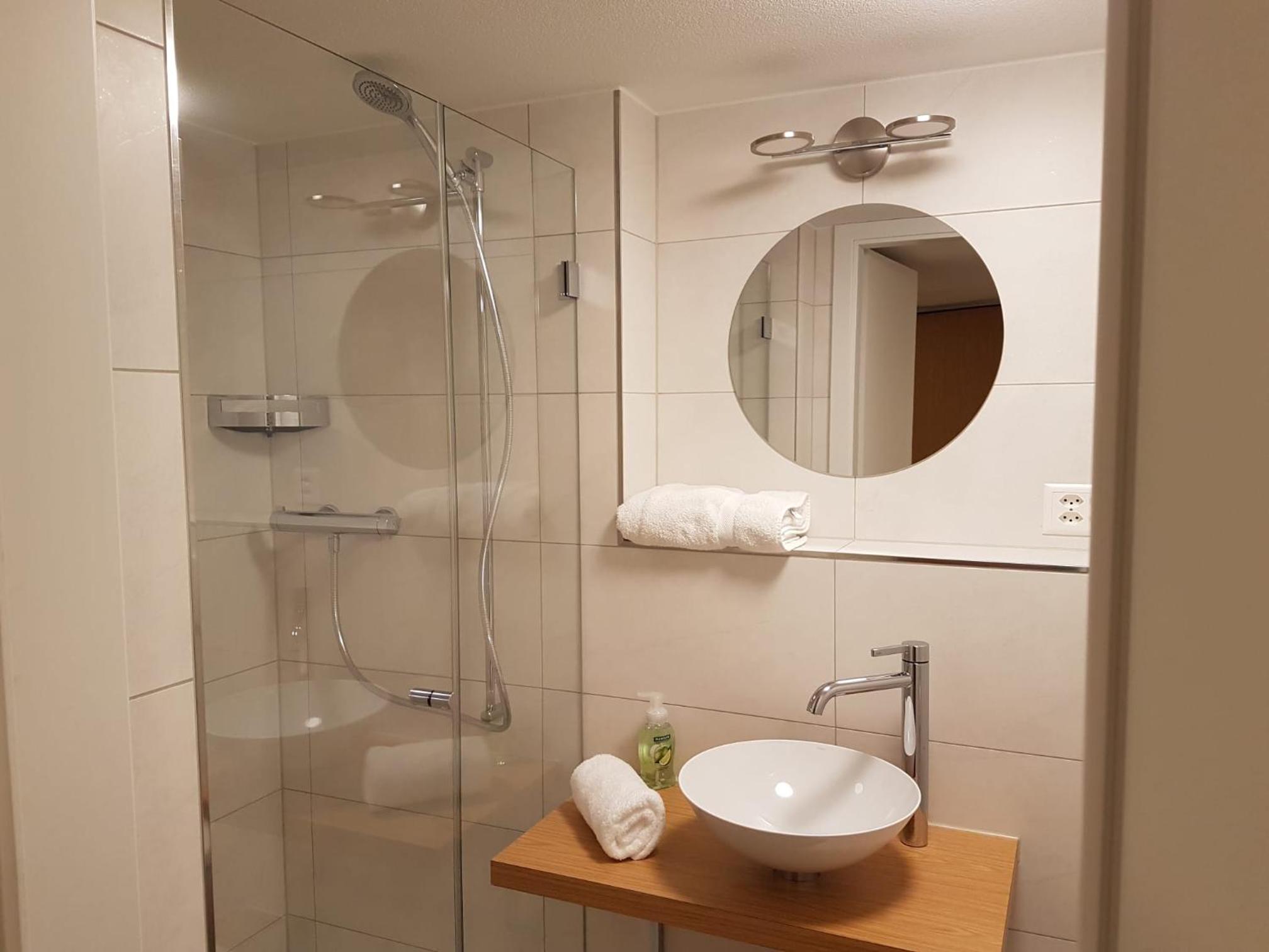Standard Double Room - Photo 3