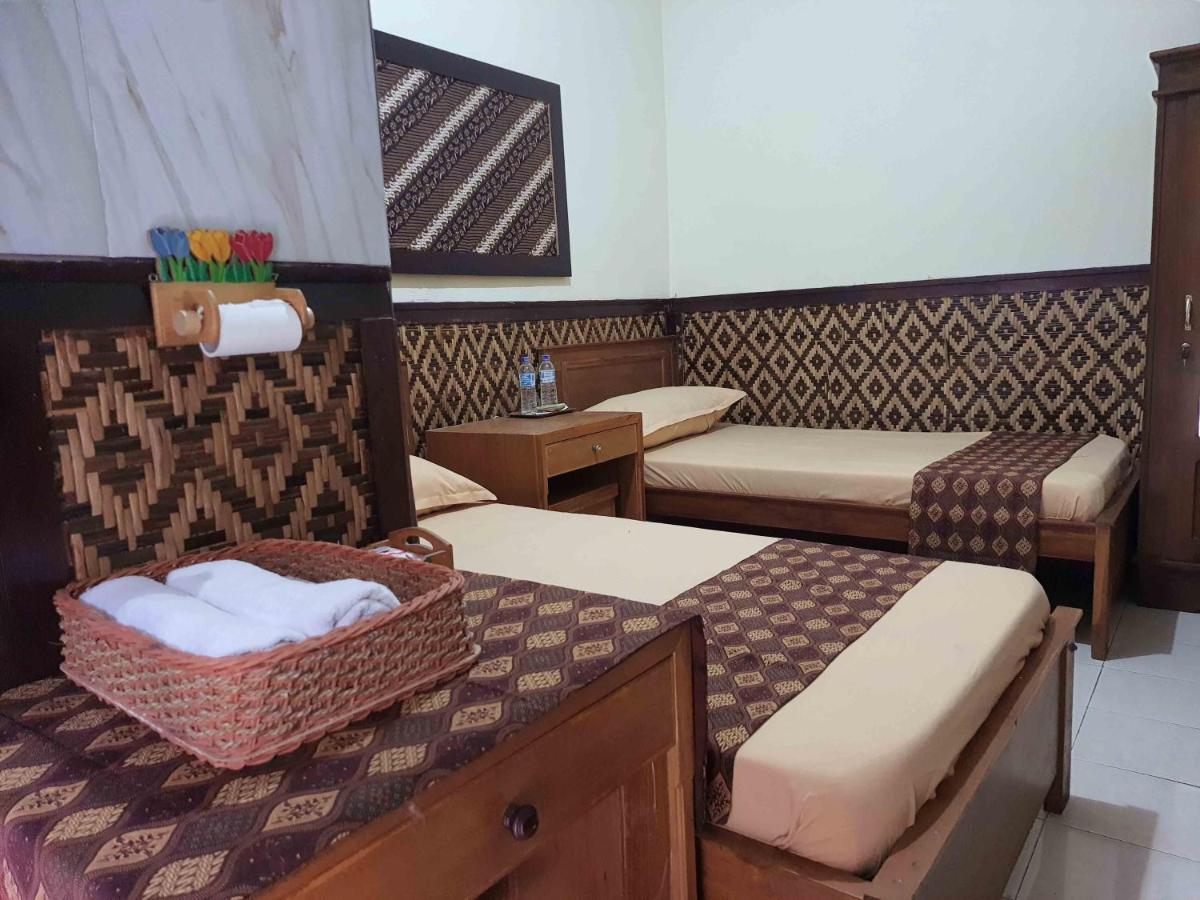 Twin Room - Photo 1
