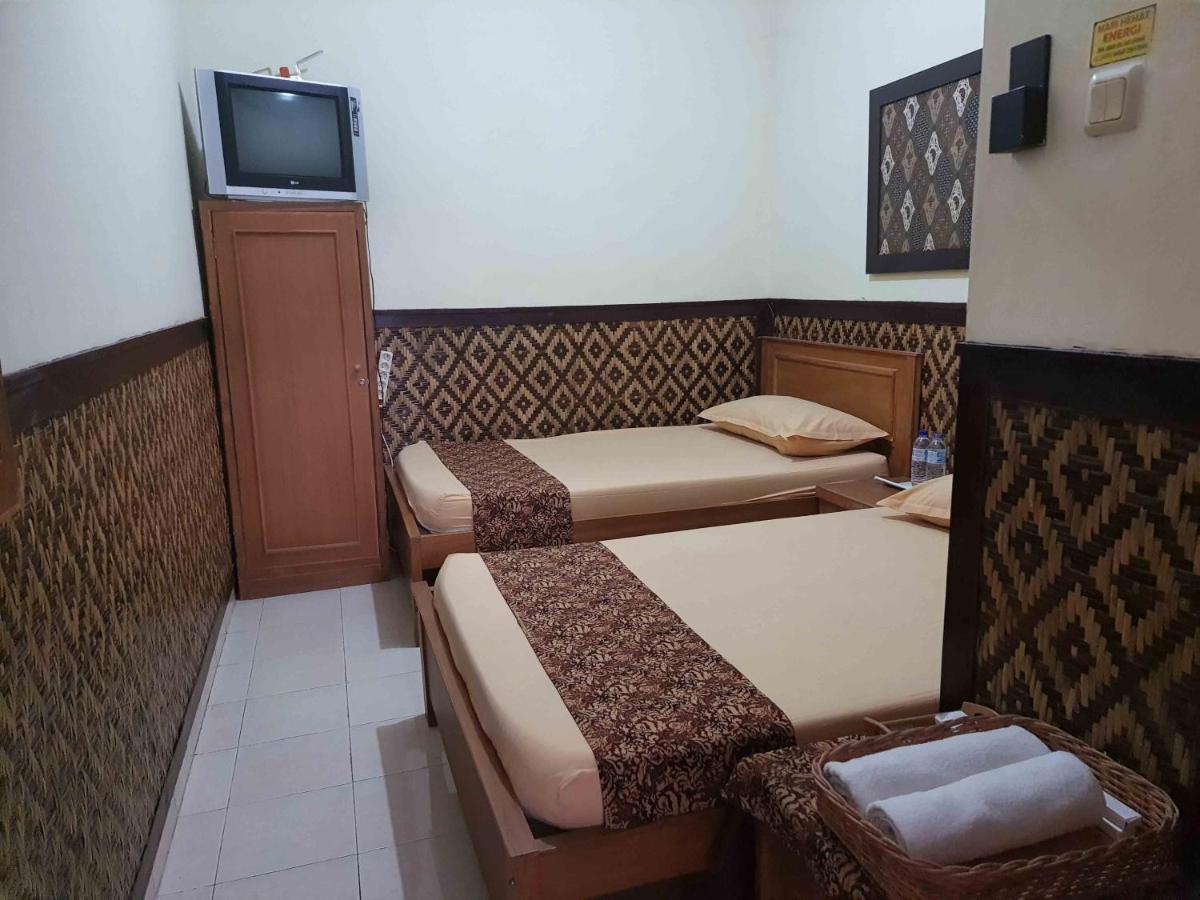 Twin Room - Photo 2