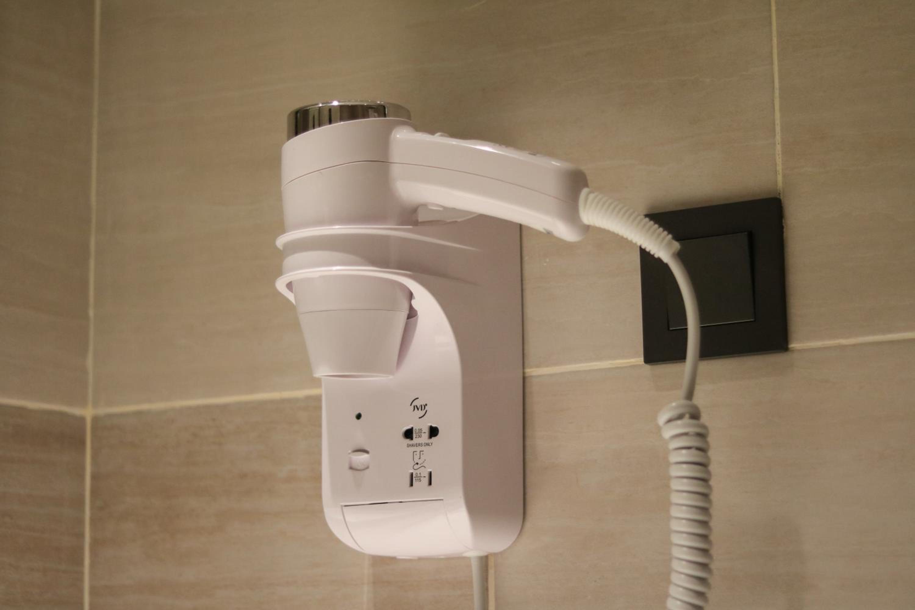 Deluxe King Room - Photo 4